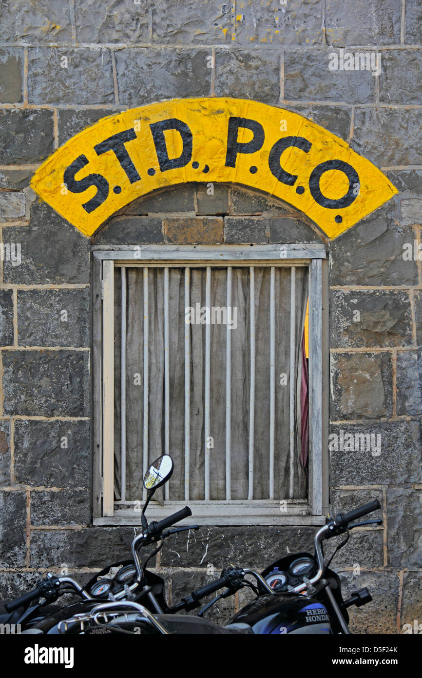 Una bacheca indicante STD PCO Foto Stock