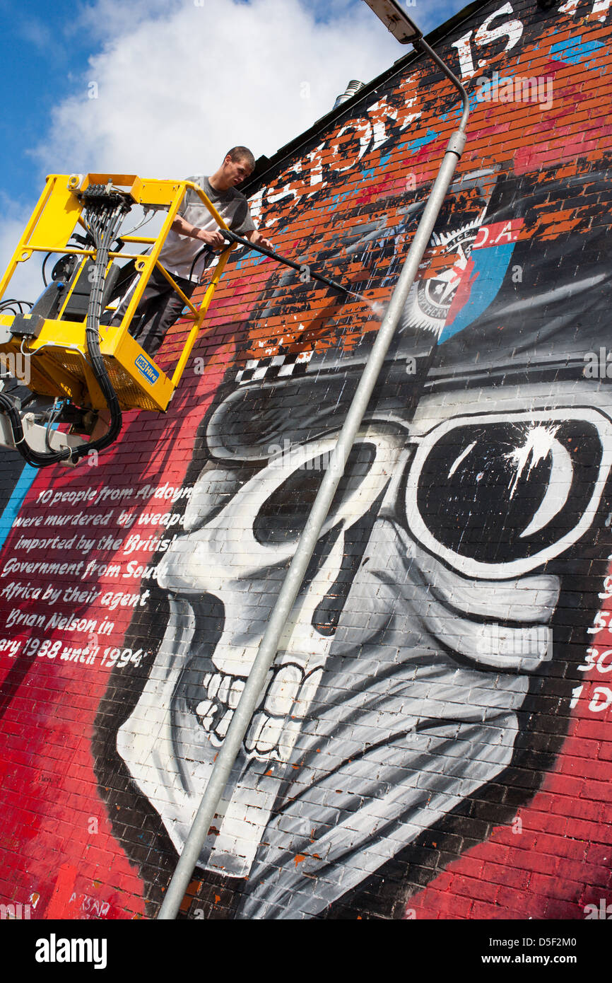 Un nazionalista murale di Ardoyne di Belfast, Irlanda del Nord. Foto Stock