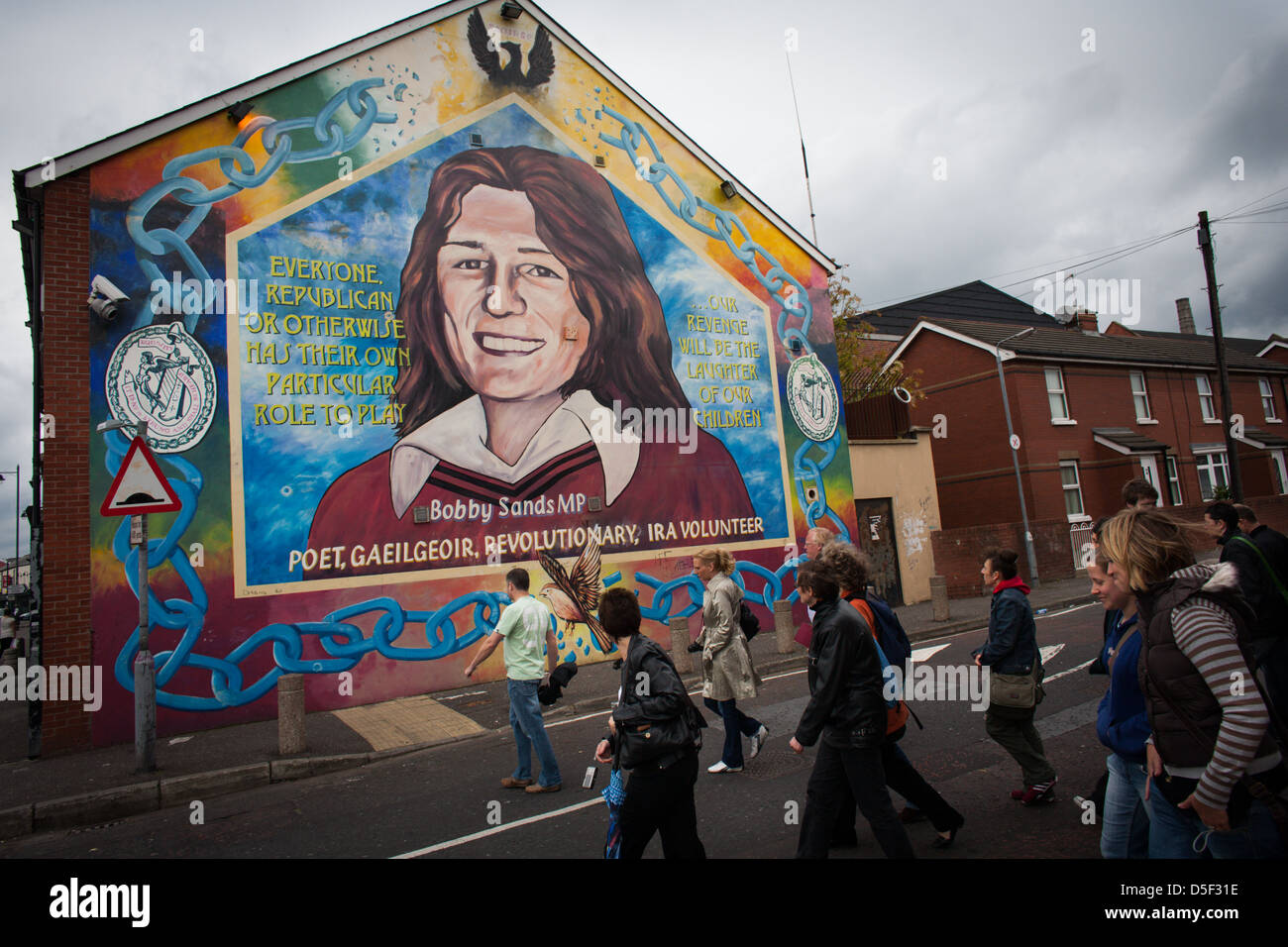 Bobby Sands murale su Falls Road, Belfast, Irlanda del Nord. Foto Stock