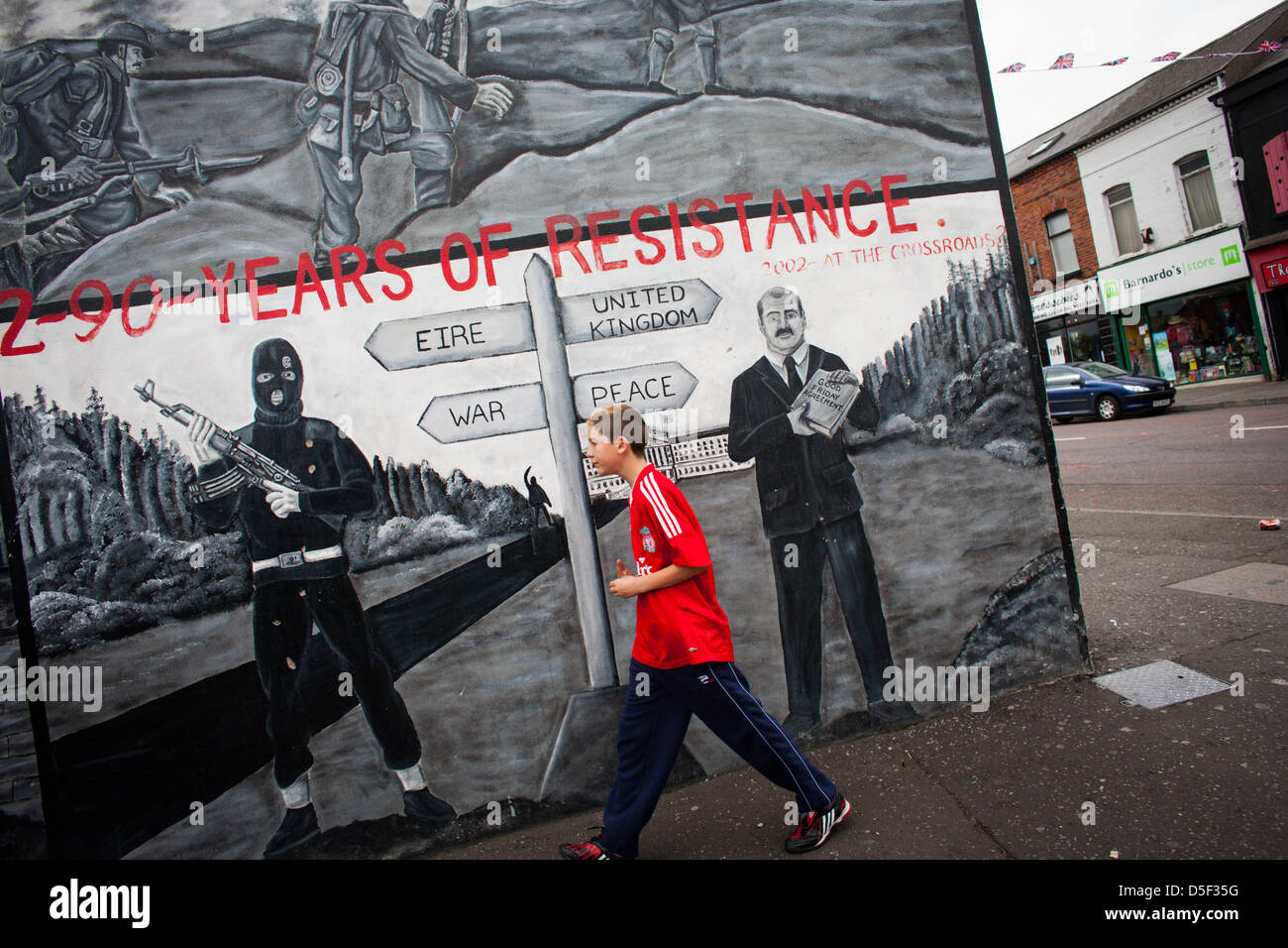 Un murale sulla Shankill Road, Belfast, Irlanda del Nord. Foto Stock