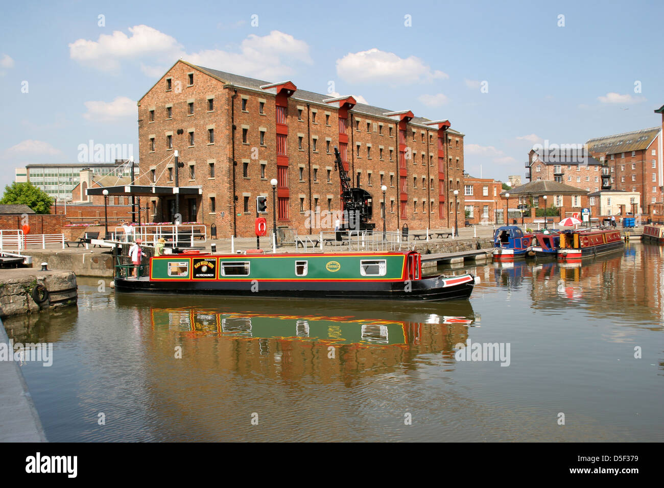 Restringere il cinghiale e il nord di magazzino Gloucester Docks Gloucestershire England Regno Unito Foto Stock