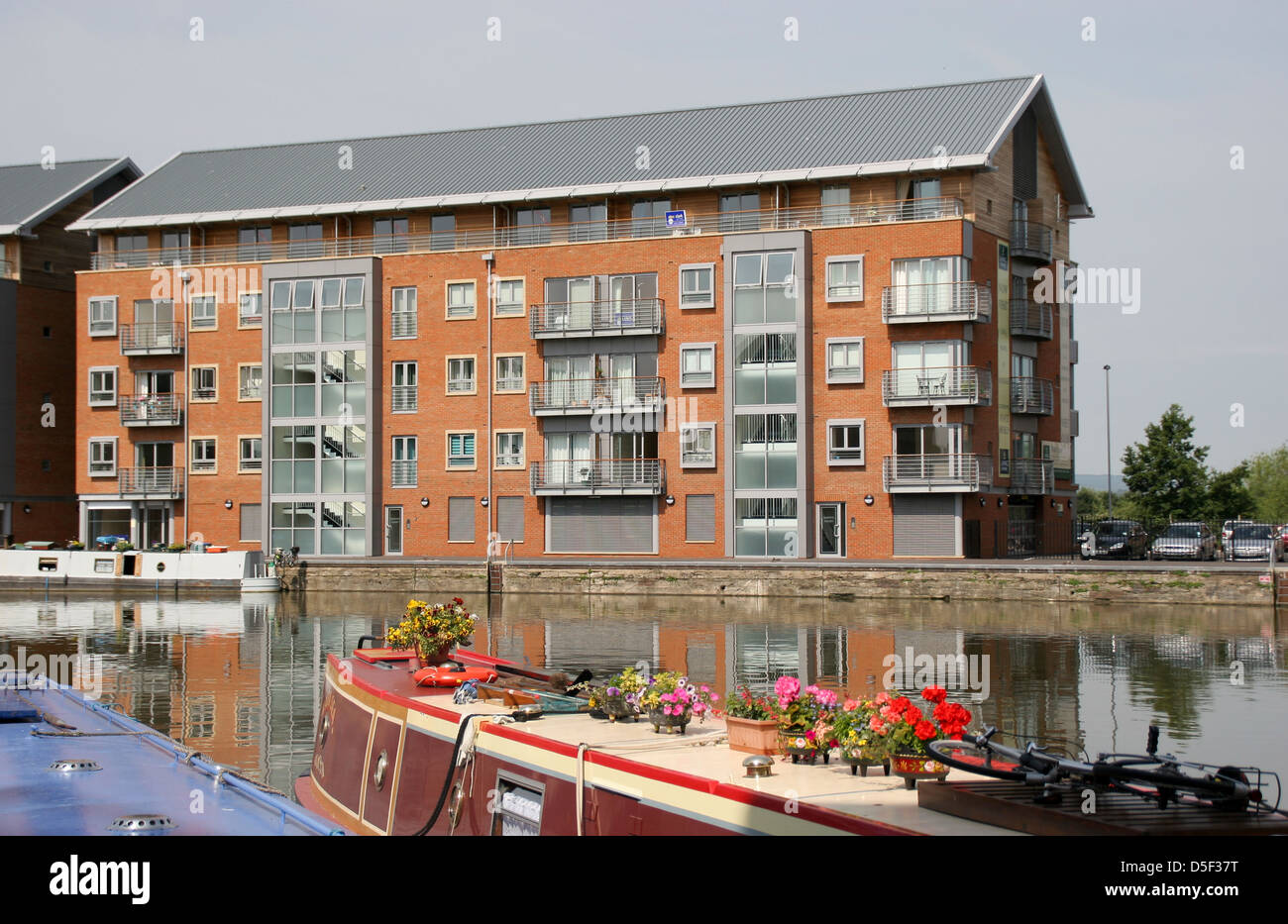 Waterside alloggiamento Gloucester Docks Gloucestershire England Regno Unito Foto Stock