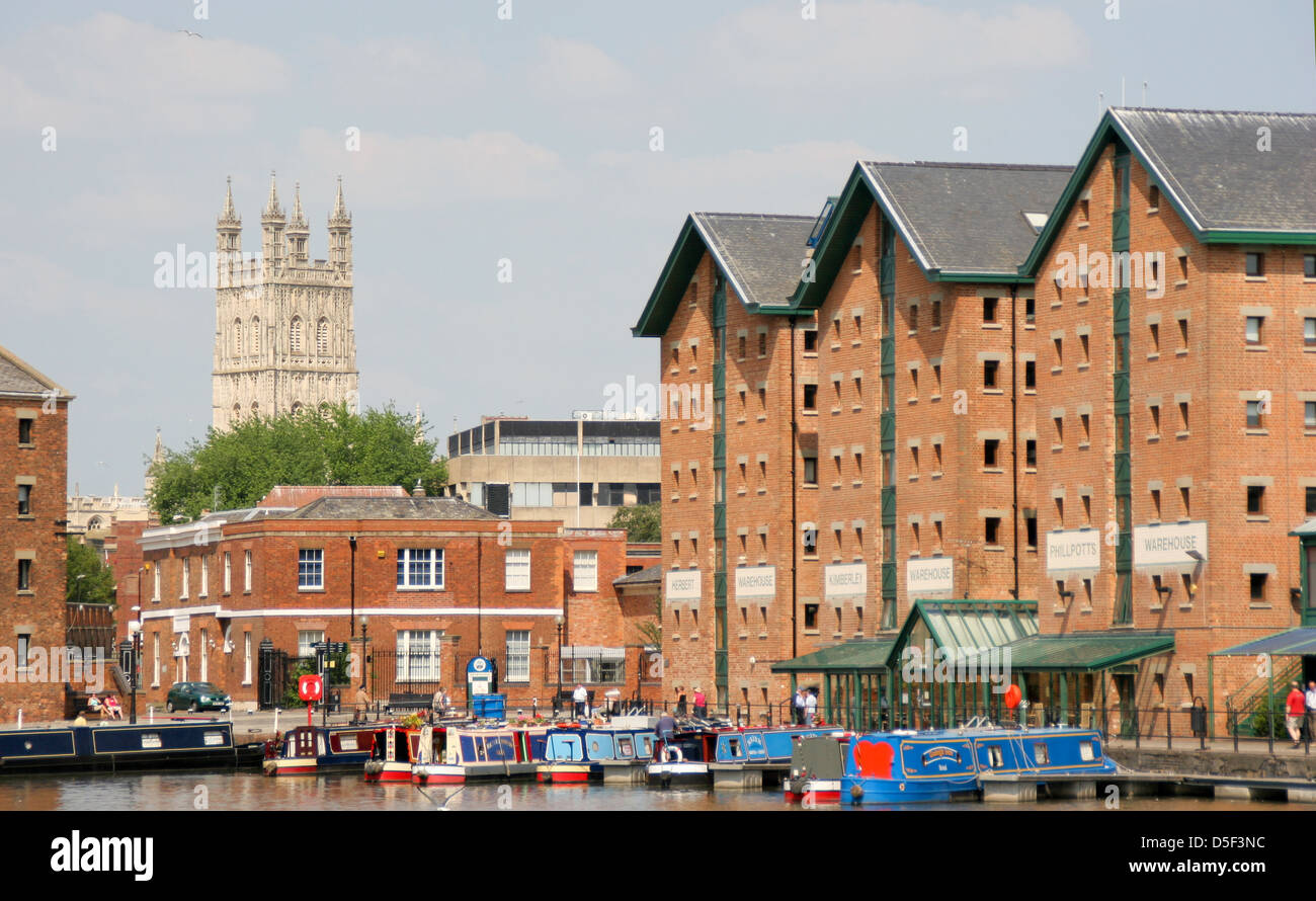 Vista della cattedrale di Gloucester Docks Gloucestershire England Regno Unito Foto Stock