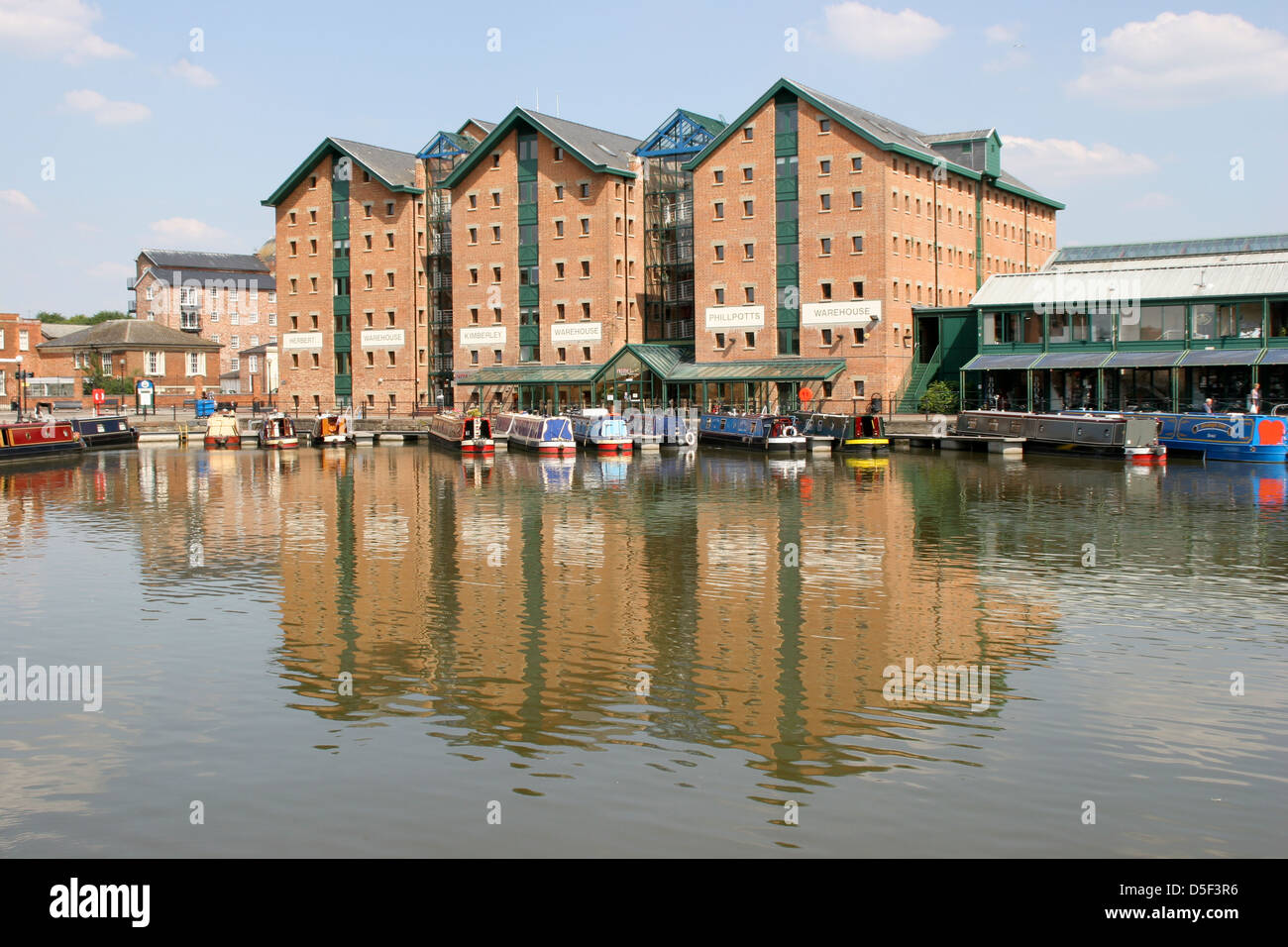 Docks con magazzini e Merchants Quay Gloucester Docks Gloucestershire England Regno Unito Foto Stock