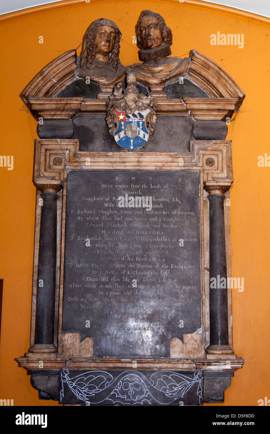 Inghilterra, Berkshire, Windsor, chiesa parrocchiale di San Giovanni Battista, Nazaret Pagett 1666 memorial Foto Stock