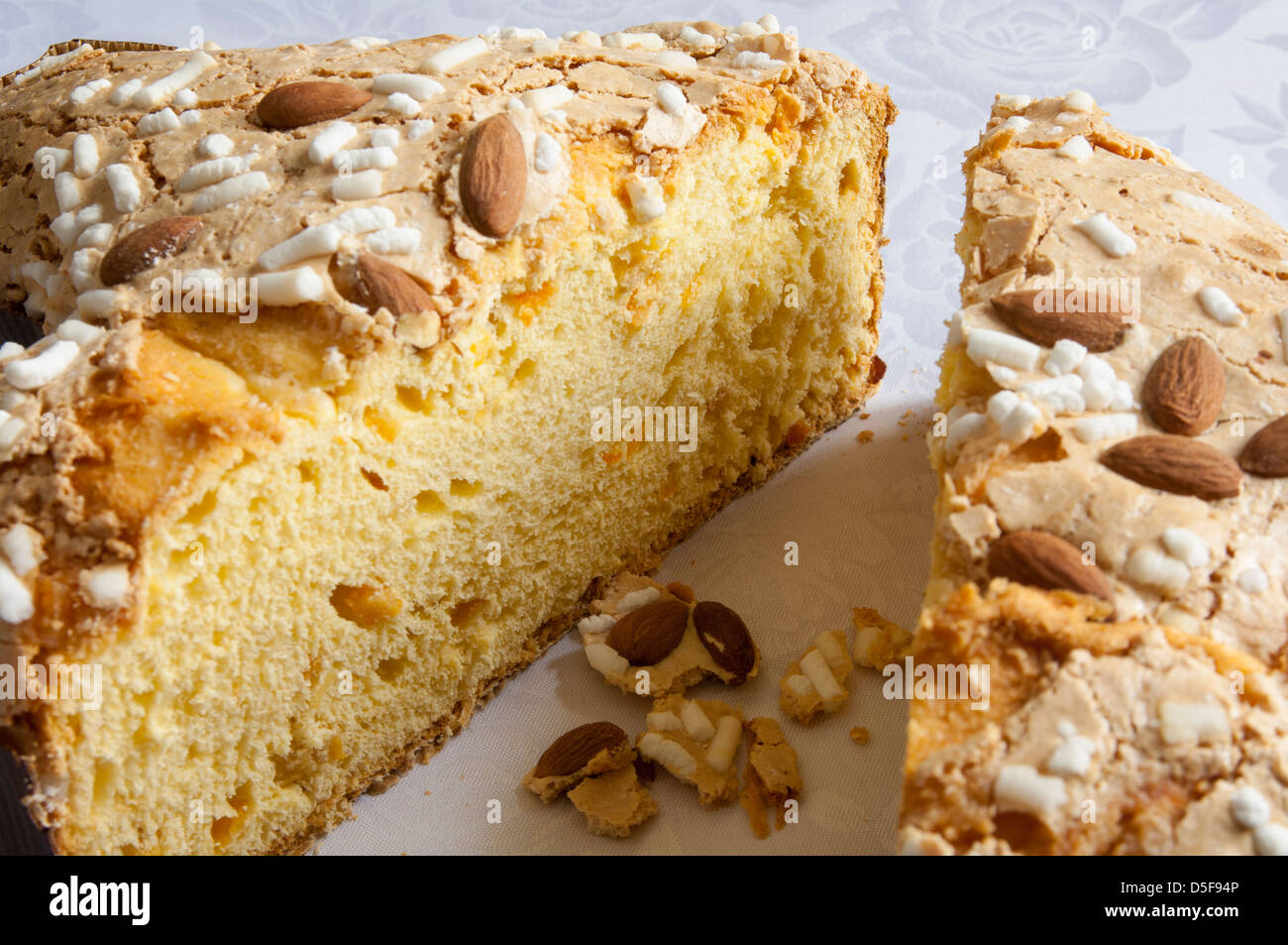Cloe-vista del tradizionale italiana organico colomba pasquale Foto Stock