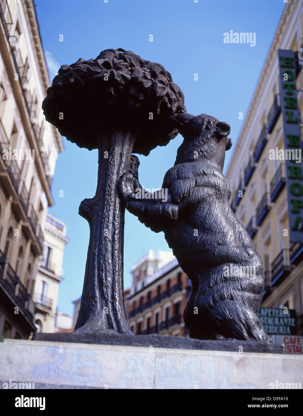 L'orso e la statua dell'albero di Madroño, Puerta del Sol, Centro, Madrid, Regno di Spagna Foto Stock