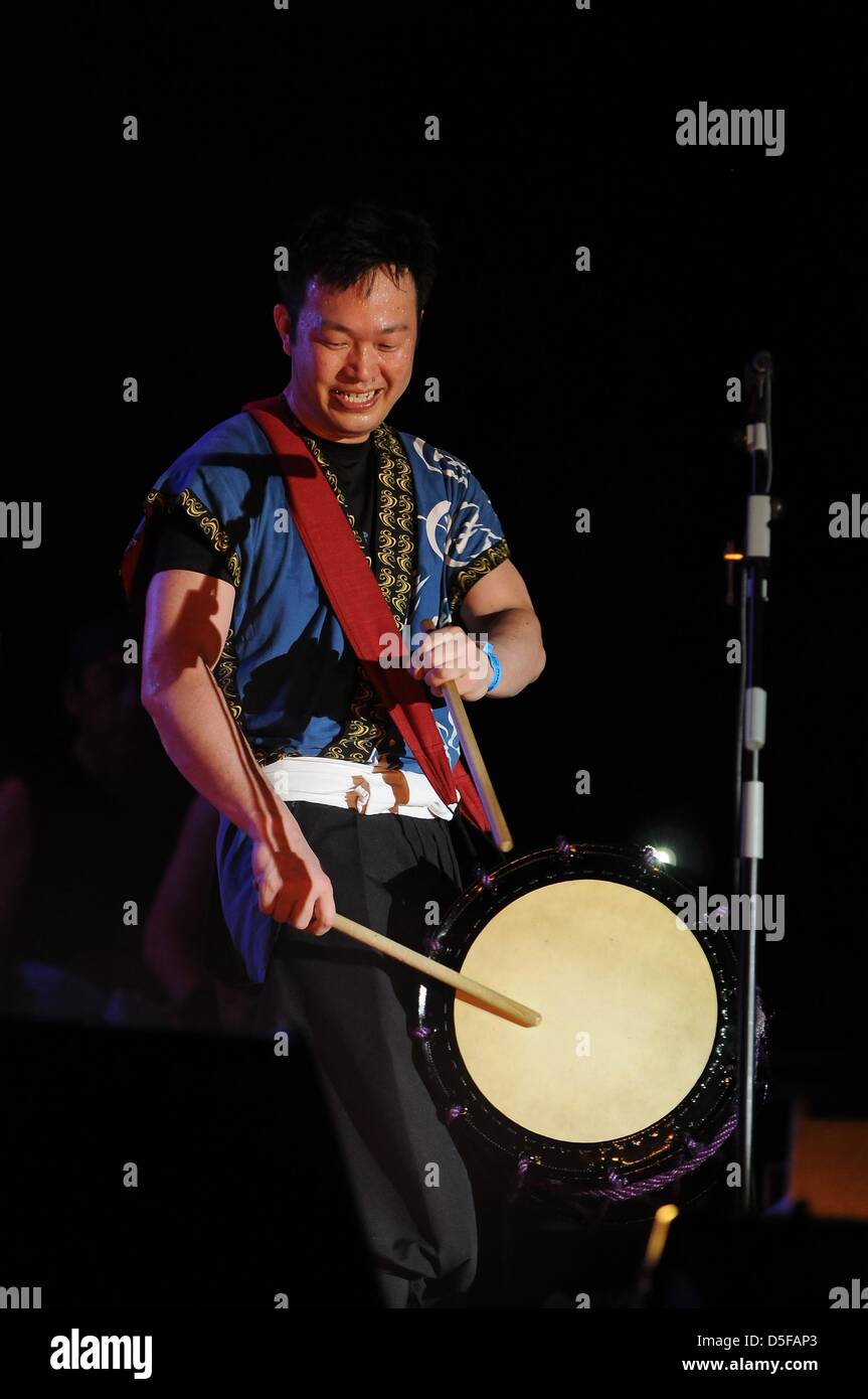 Penang, Malaysia. Il 30 marzo, 2013. Dagaya gruppo di musica da Nagoya, Giappone, esecuzione di giapponesi con strumenti tradizionali a Penang World Music Festival 2013, Penang Botanic Gardens, parco di cava, Penang, Malaysia. (Foto di Robertus Pudyanto/AFLO/Alamy Live News) Foto Stock