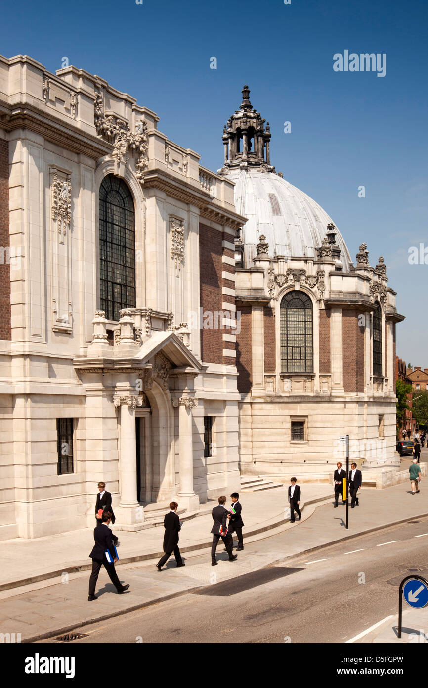 Inghilterra, Berkshire, Eton College School Hall e la libreria Foto Stock