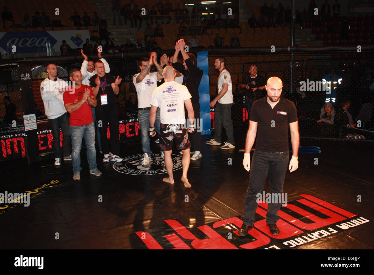 IMPERA MMA Fighting Championship 2013 Roma, la partita di Marco Santi contro Fabricio Nascimento Foto Stock