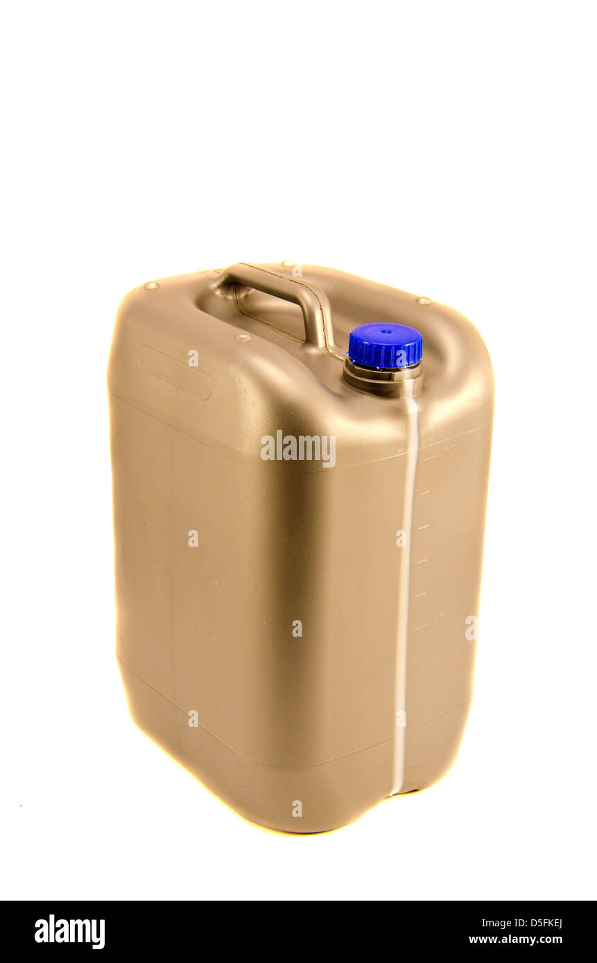 La plastica può per chimica industriale isolati su sfondo bianco Foto Stock