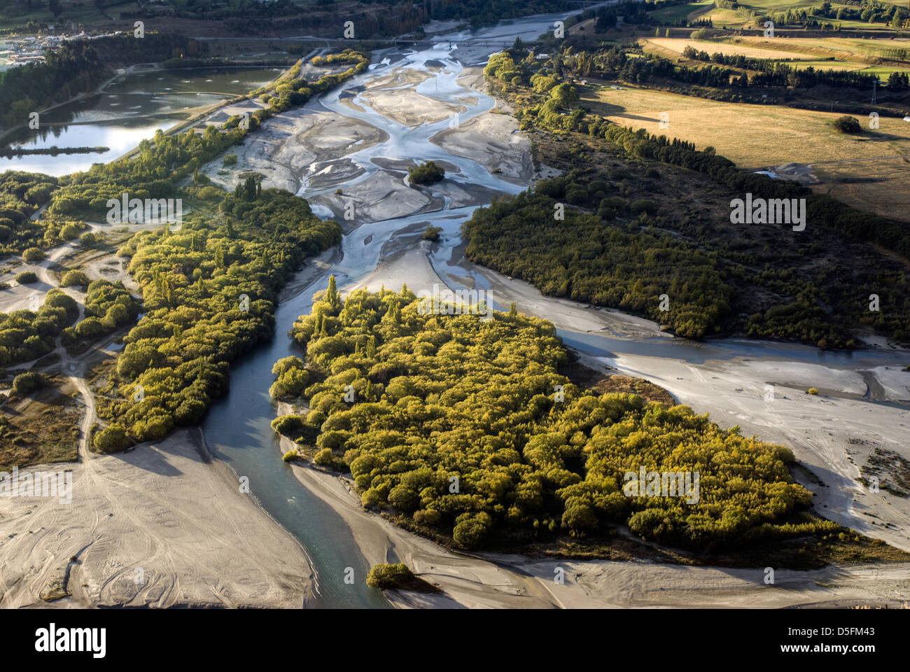 Il fiume Shotover, Queenstown, New Zealand Nuova Zelanda. Famoso per il jet boating e bungee jumping. Foto Stock