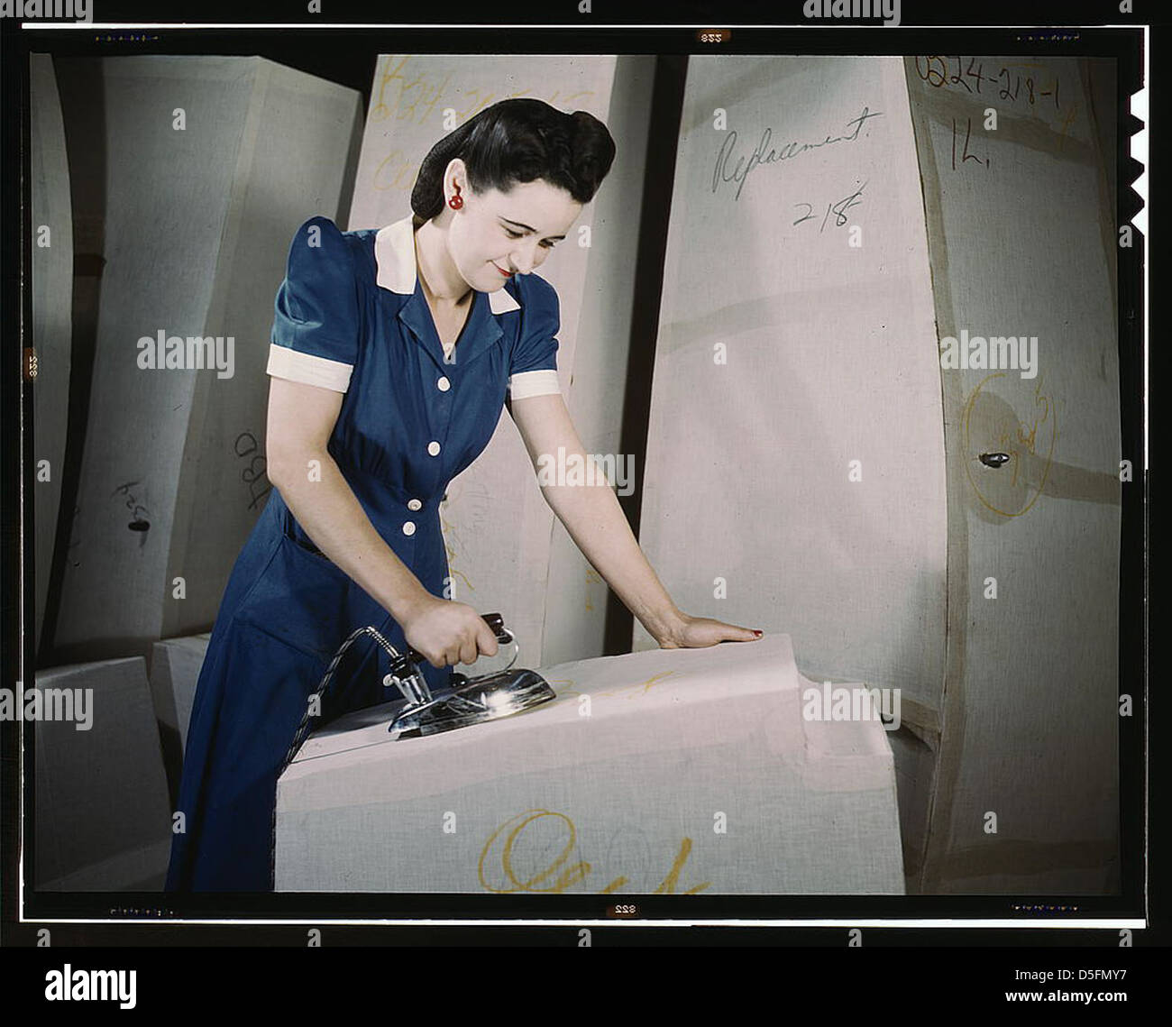 Fabbricazione di auto-tenuta serbatoi di gas, Goodyear Tire e Rubber Co., Akron, Ohio (LOC) Foto Stock