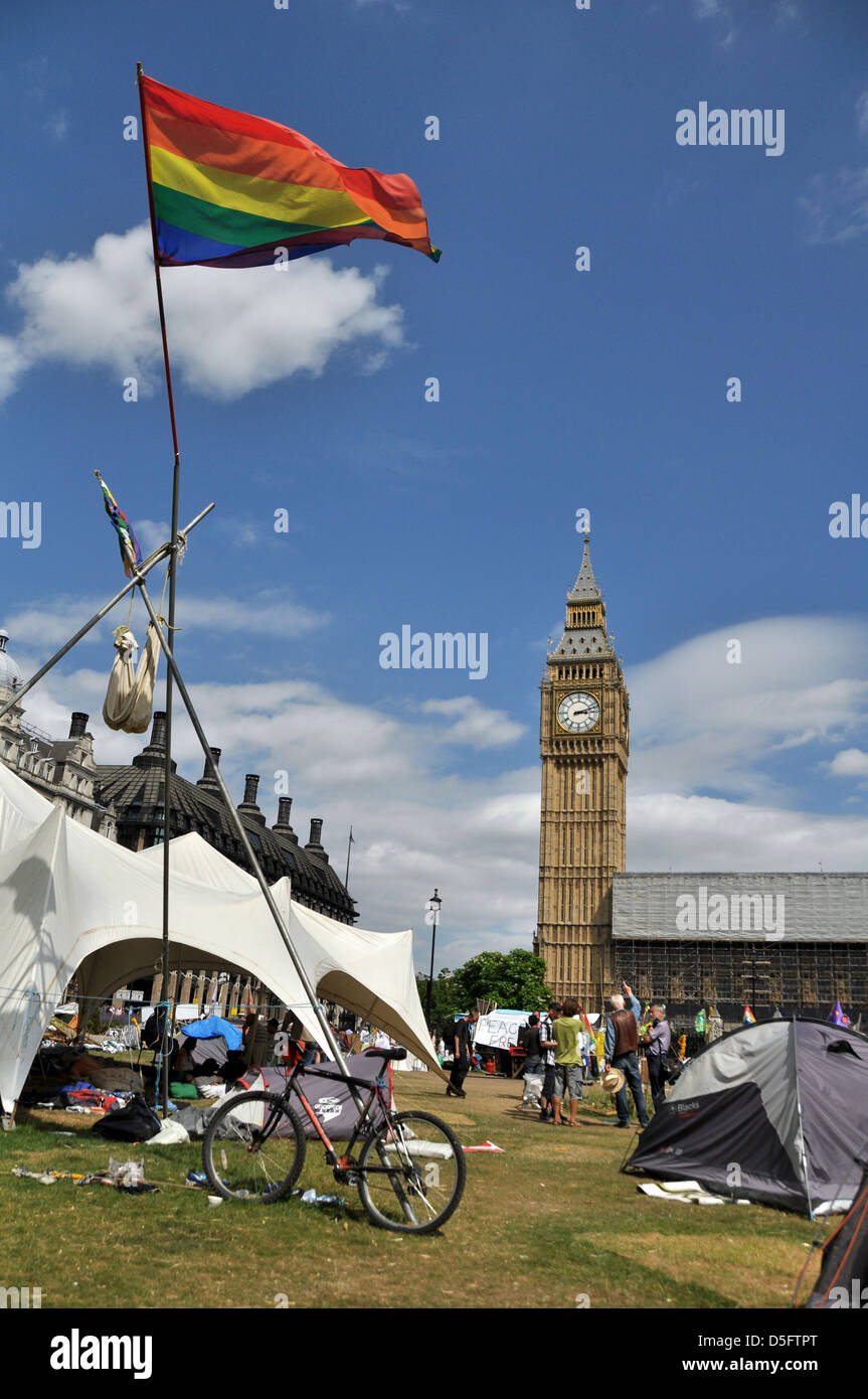 La pace manifestanti' accampamento al di fuori della casa del Parlamento, Westminster Square, London, Regno Unito Foto Stock