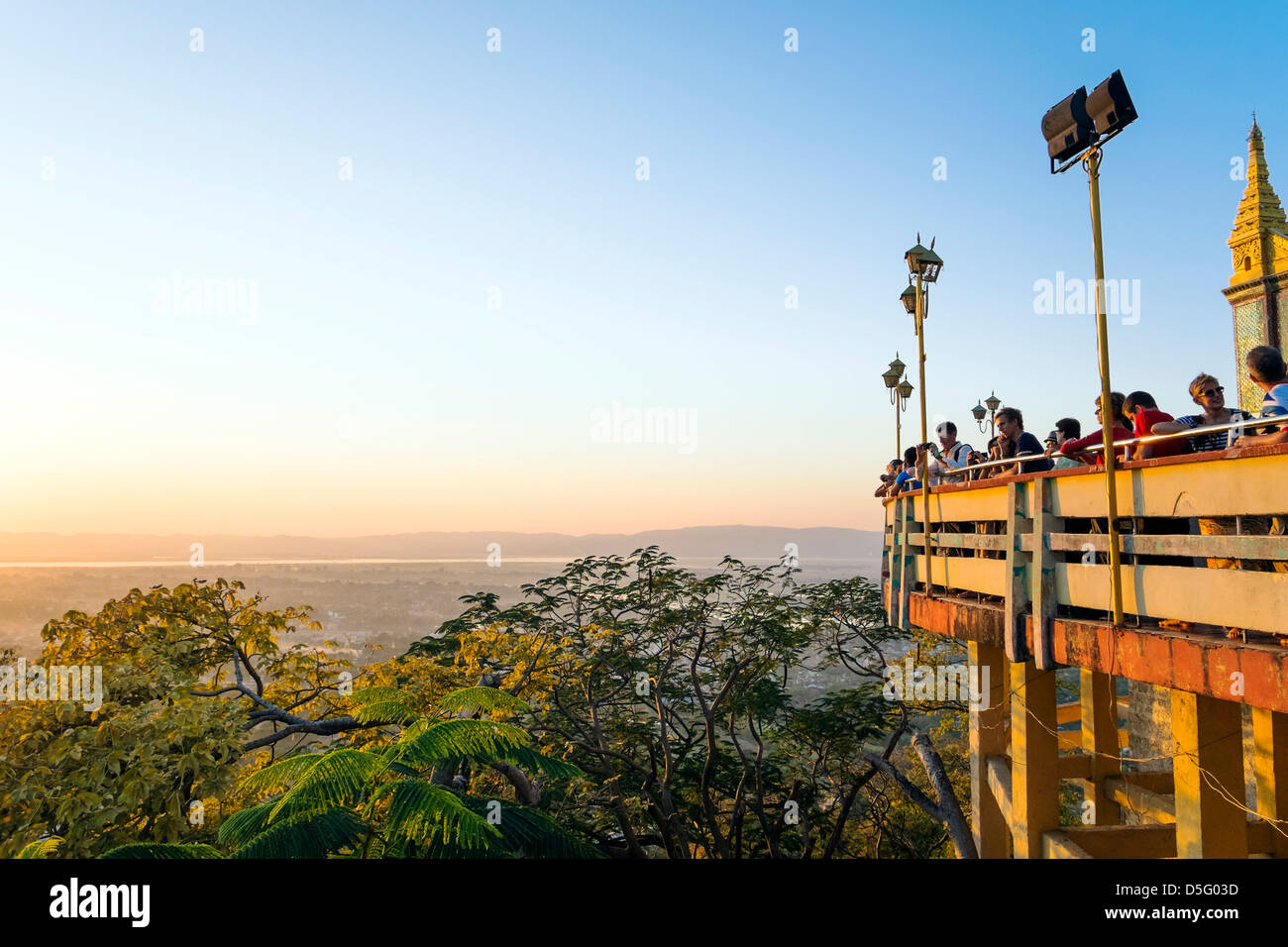 Piattaforma di Osservazione a Mandalay Hill, Mandalay Shan-State, Myanmar, Asia Foto Stock