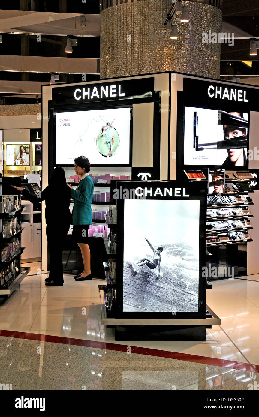 Chanel profumi e cosmetici Duty Free Shop dell'aeroporto internazionale di Dubai EMIRATI ARABI UNITI Foto Stock