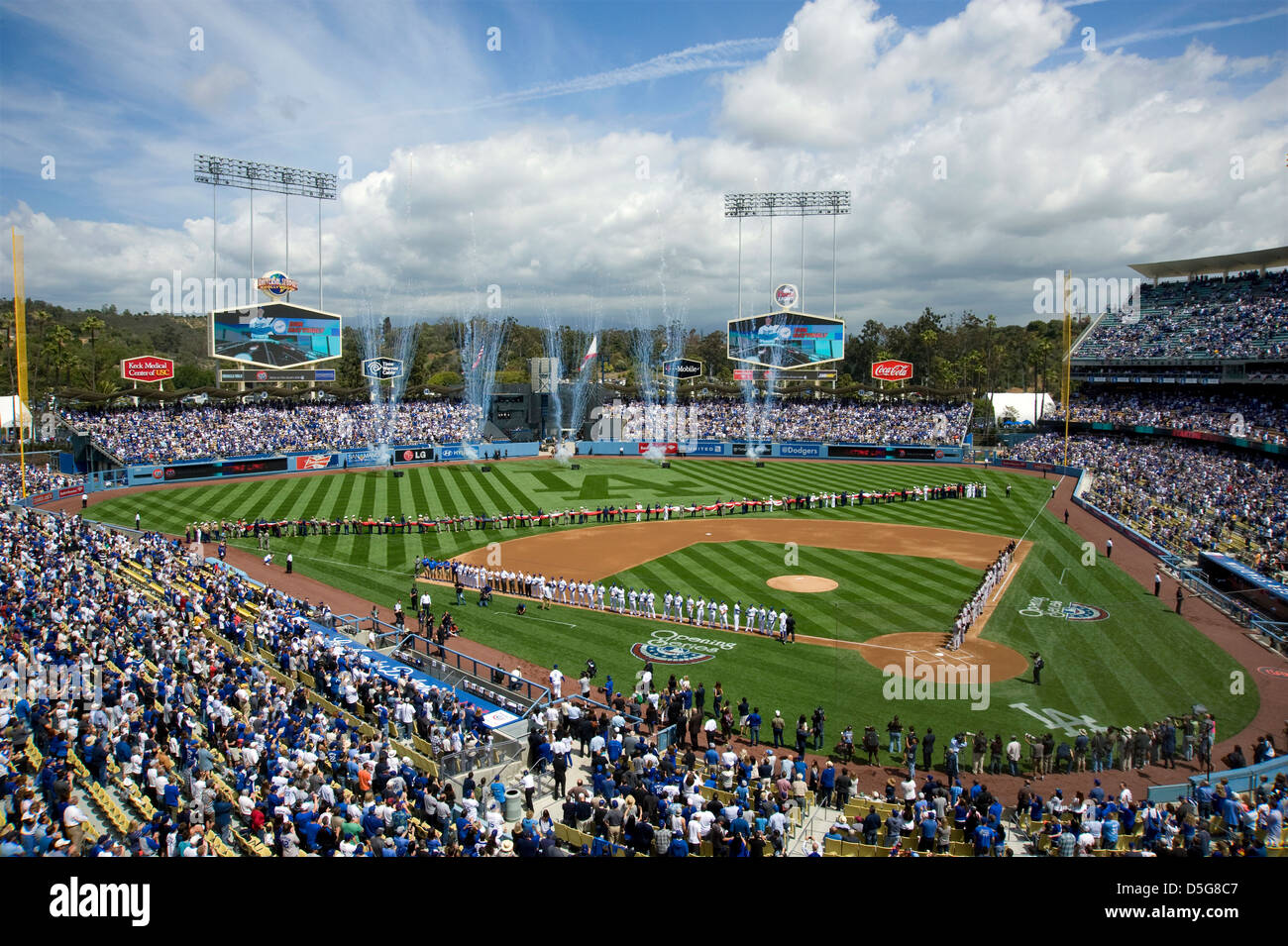 Festeggiamenti del giorno di apertura al Dodger Stadium, Los Angeles, California, USA Foto Stock