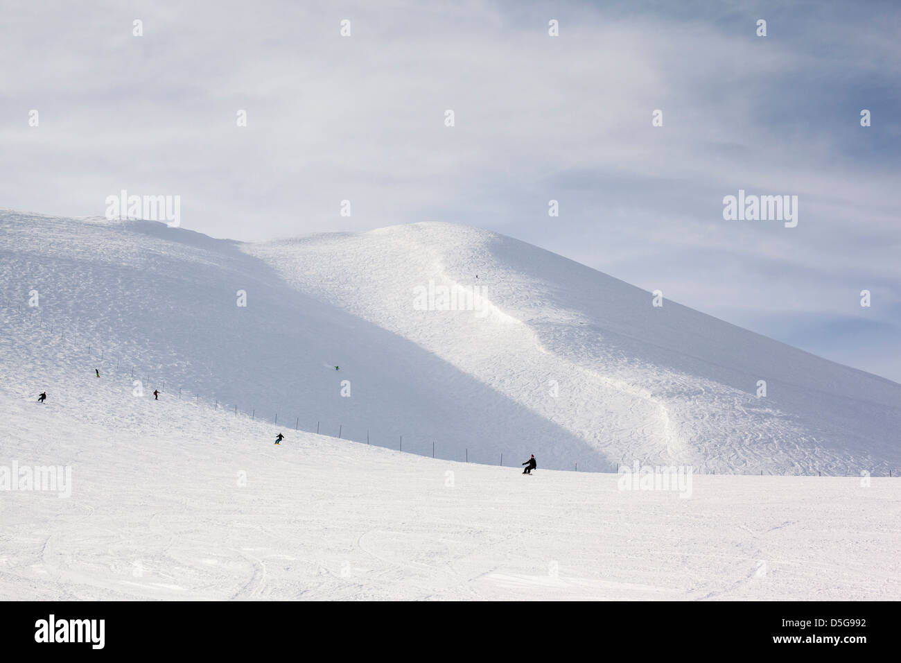 Vista generale delle piste da sci sul Monte Niseko Annupuri presso il resort di Niseko in Giappone. Foto Stock
