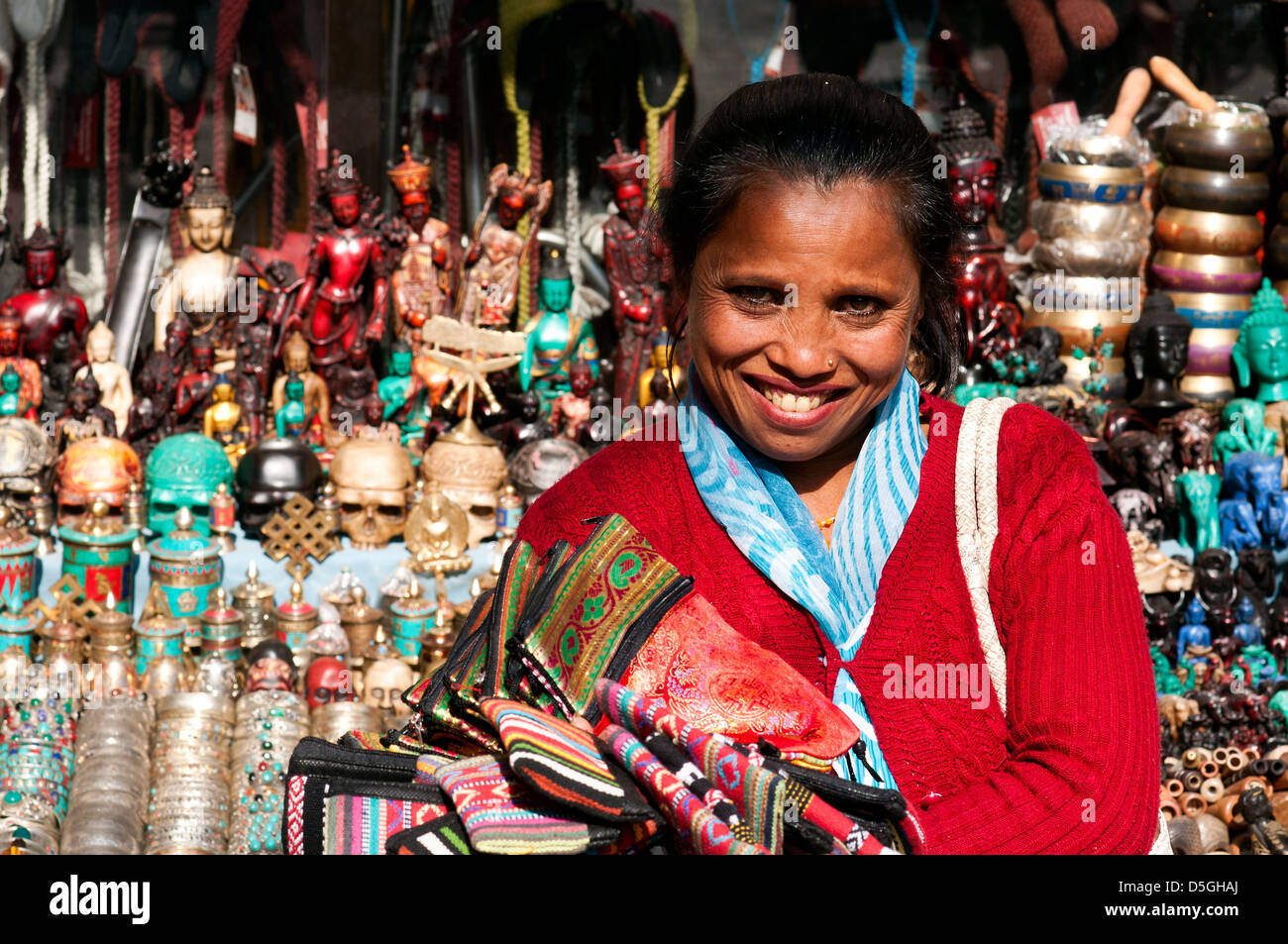 Fornitore di artigianato, Thamel, Kathmandu Foto Stock