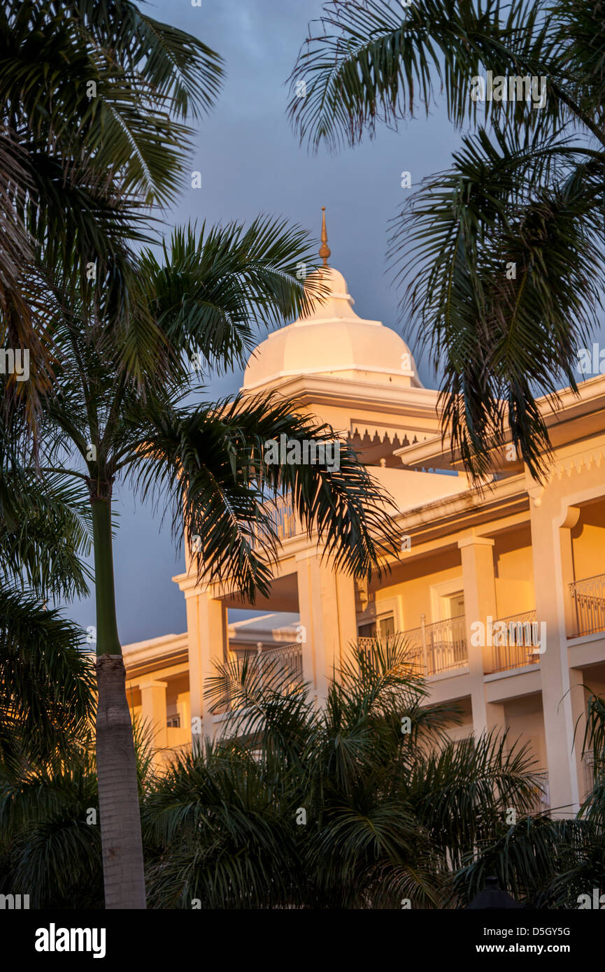 Repubblica Dominicana, Punta Cana, Higuey, Bavaro, Riu Palace, la terrazza sul tetto e hotel Foto Stock