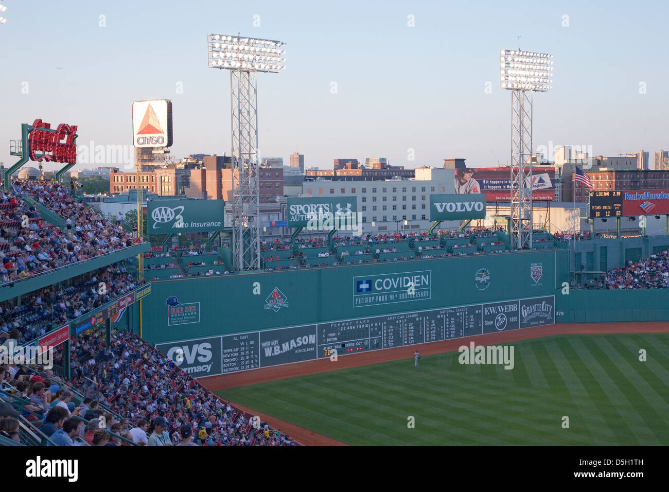 Green Monster leftfield parete Historic Fenway Park Boston Red Sox Boston ma. Stati Uniti d'America 20 maggio 2010 Red Sox versus Minnesota Twins Foto Stock