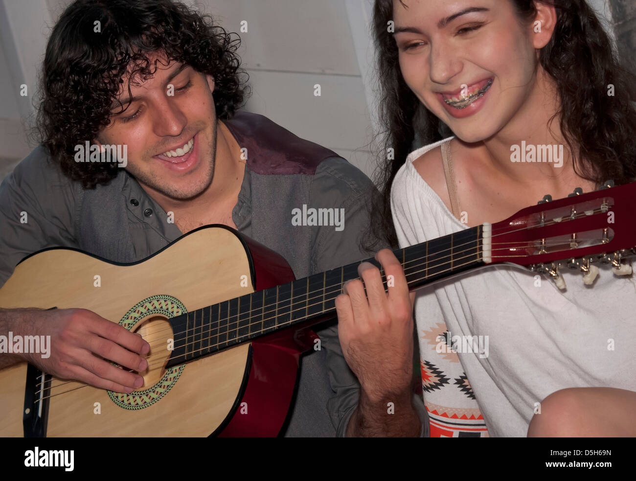 Duetto di chitarra immagini e fotografie stock ad alta risoluzione Alamy