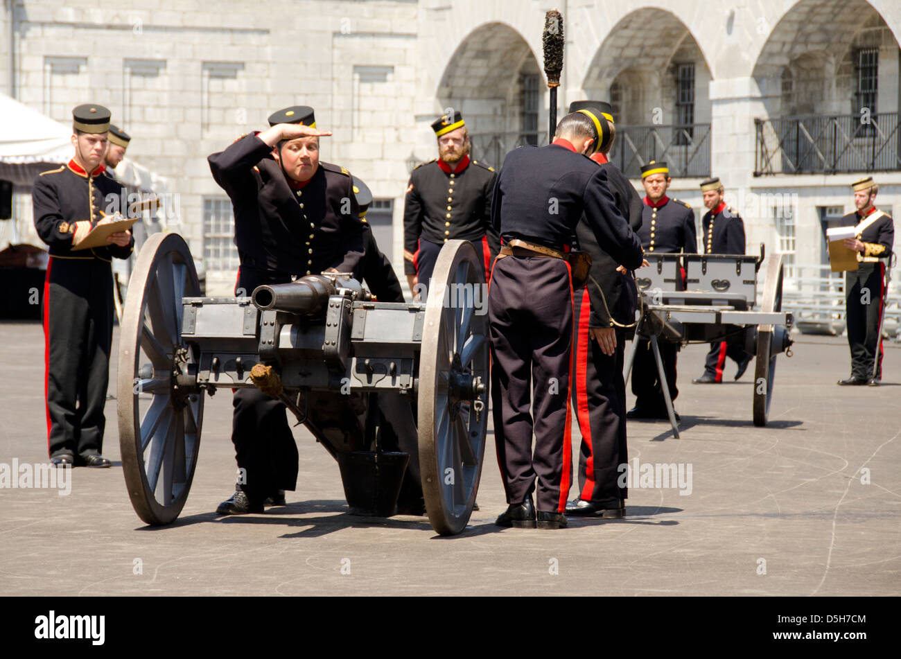 Canada Ontario, Kingston, Fort Henry National Historic Site. Cannone militare di razza e di concorrenza. Foto Stock