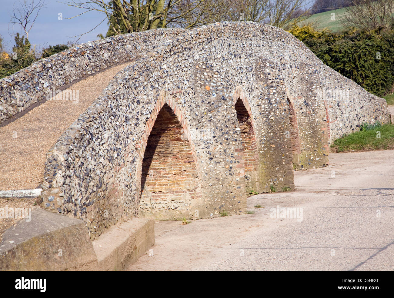 Packhorse medievale Ponte a Moulton, Suffolk, Inghilterra Foto Stock