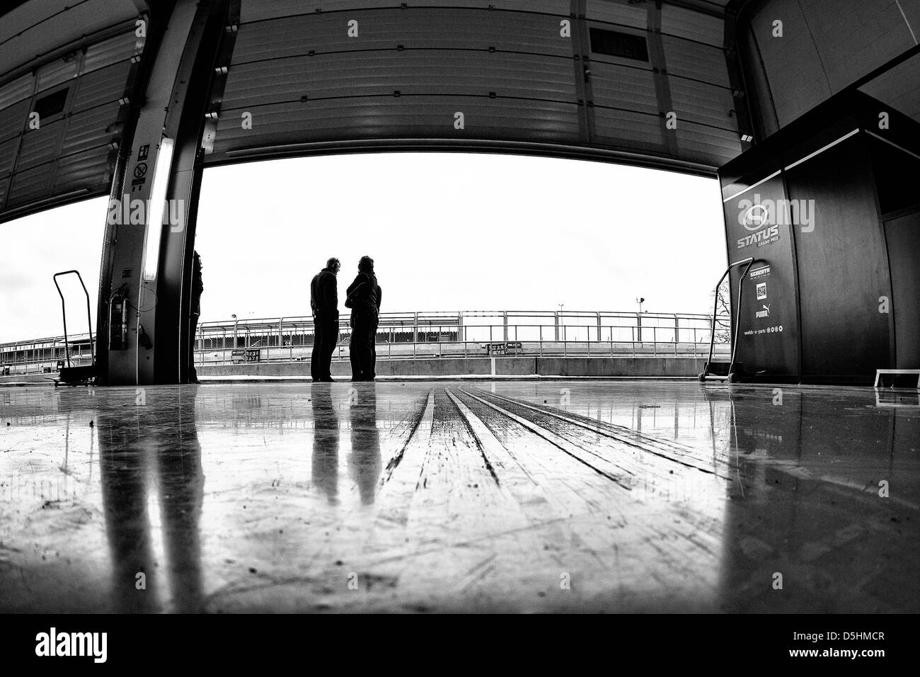 03.04.2013 circuito di Silverstone, Inghilterra. Il 2013 GP3 Series Pre-Season finale Test Day 1 Status GP Pit Foto Stock