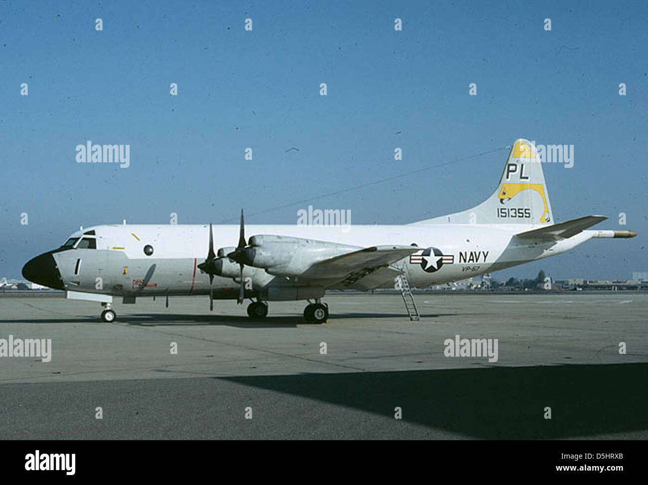 Il VP-67 PL-1 è un aereo Lockheed Orion, utilizzato dall'esercito statunitense per missioni di ricognizione e sorveglianza. Rappresenta la tecnologia aeronautica chiave utilizzata per le operazioni militari. Foto Stock