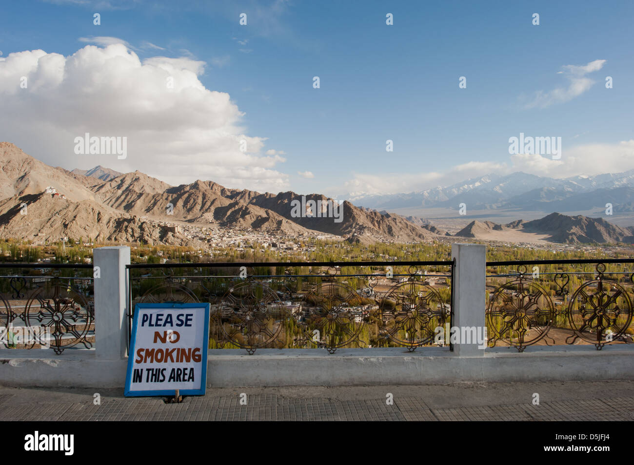 La vista da Shanti Stupa, Leh, Ladakh, Jammu e Kashmir. India. Foto Stock