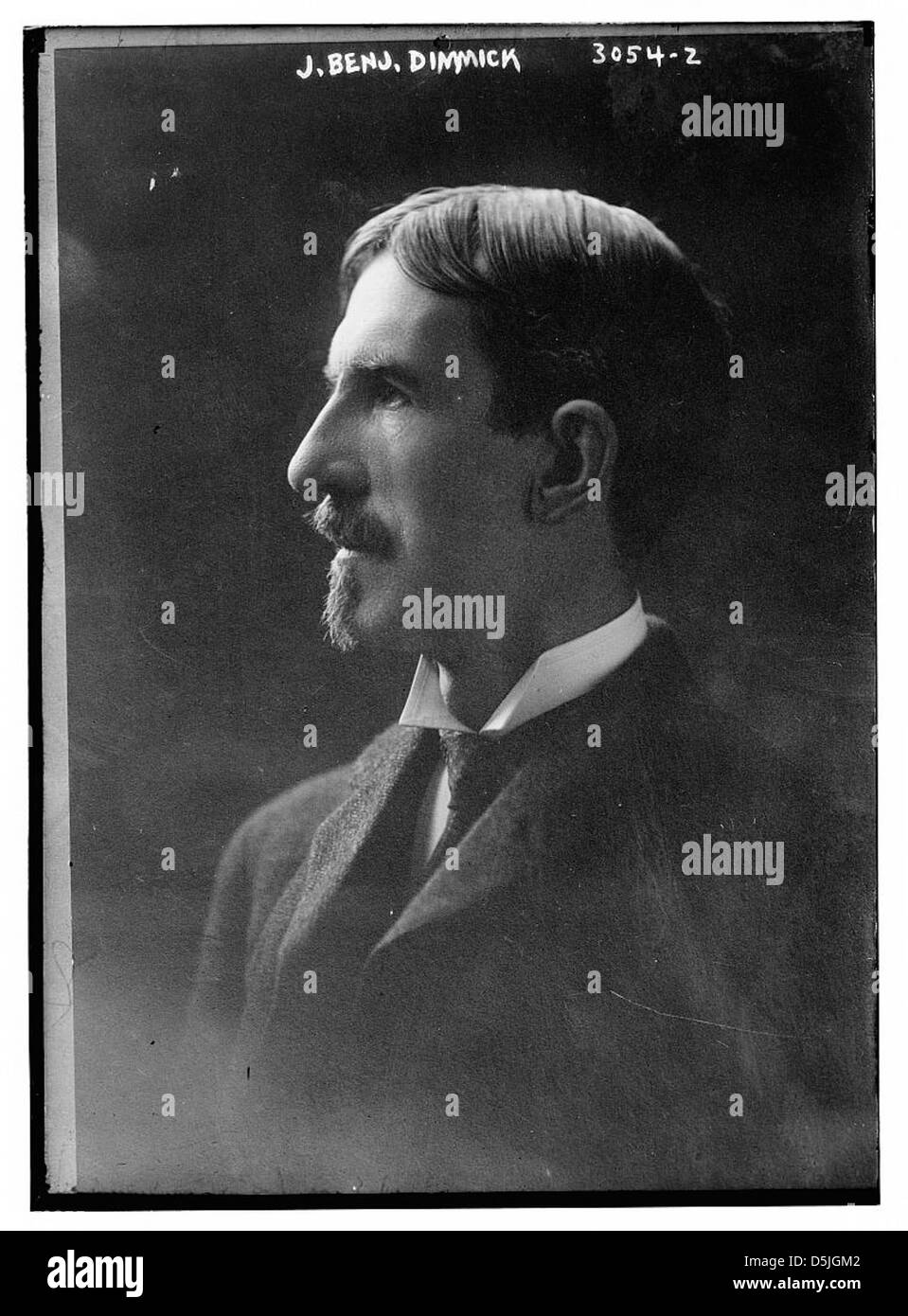 Un ritratto di J. Benj. Dimmick, una figura della sanità pubblica e sindaco, associato alla Croce Rossa americana. L'immagine mette in evidenza la sua leadership nella gestione di epidemie e iniziative di sanità pubblica durante il suo tempo. Foto Stock