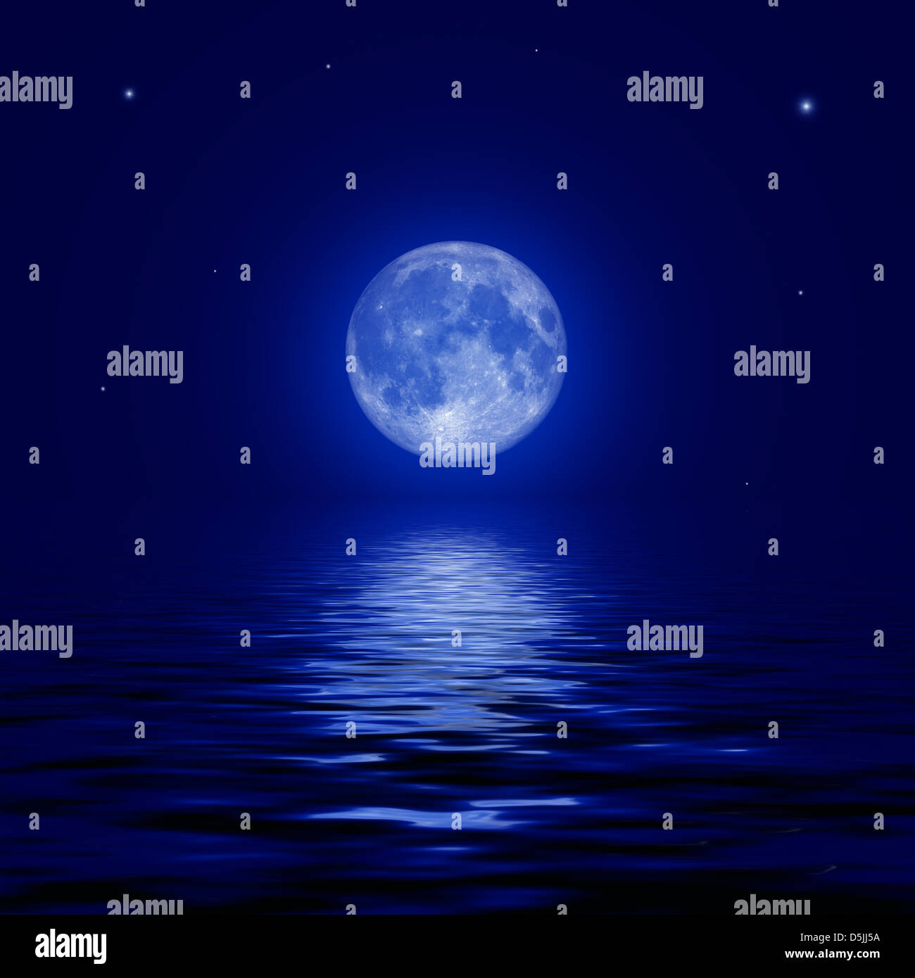 Luna piena e stelle si riflette nella superficie dell'acqua. illustrazione Foto Stock