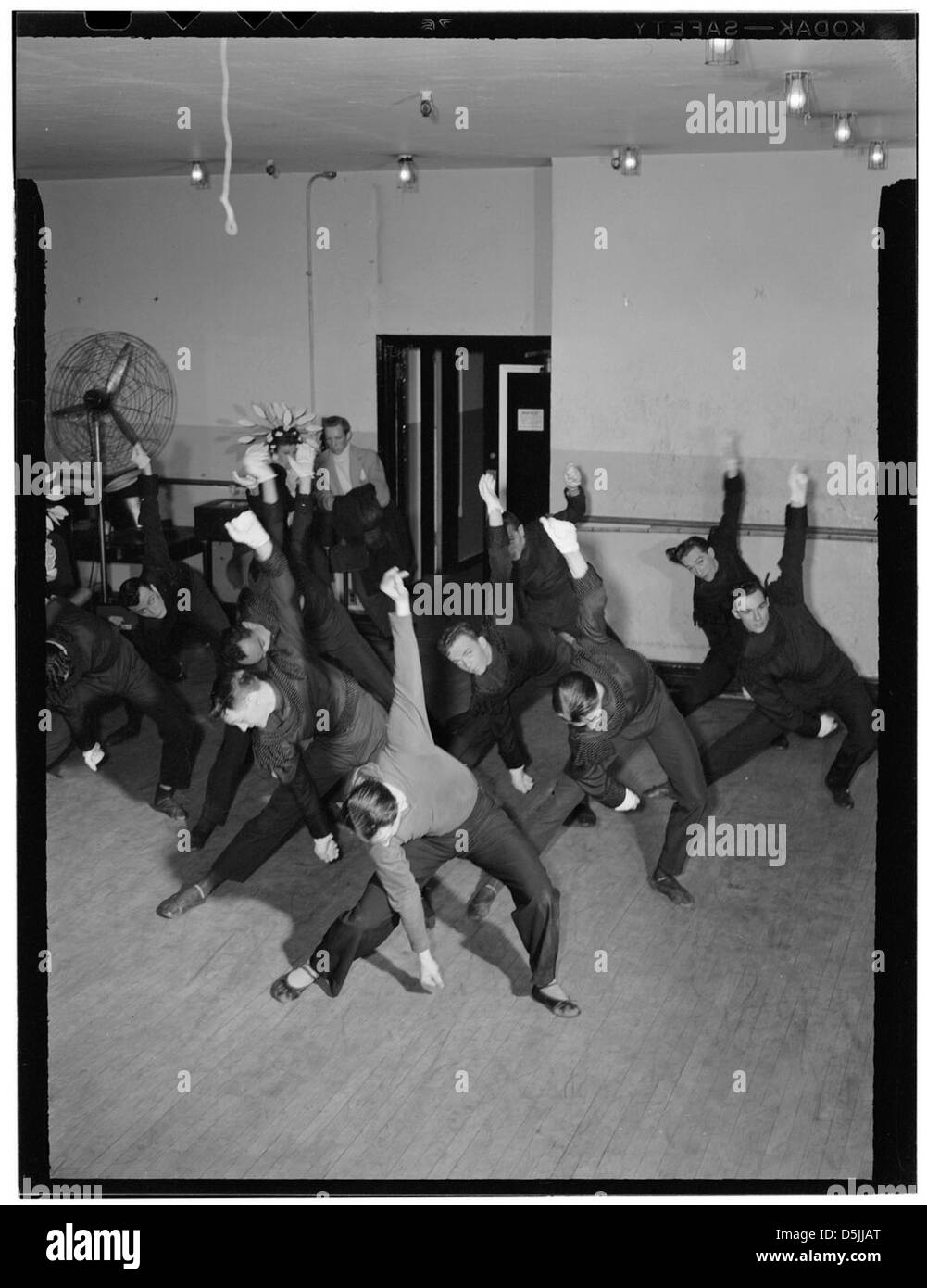 [Ritratto di Lee Sherman, Radio City Music Hall di New York, N.Y., ca. Giugno 1947] (LOC) Foto Stock