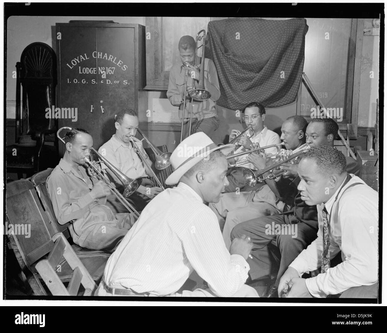 [Ritratto di Joe Thomas e Eddie Wilcox, fedele Charles Lodge n. 167, New York, N.Y., ca. Ottobre 1947] (LOC) Foto Stock