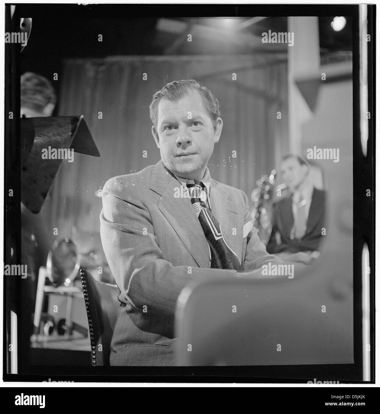 [Ritratto di Claude Thornhill e Emil Terry(?), Columbia Pictures studio, la realizzazione di bella bambola, New York, N.Y., ca. Settembre 1947] (LOC) Foto Stock