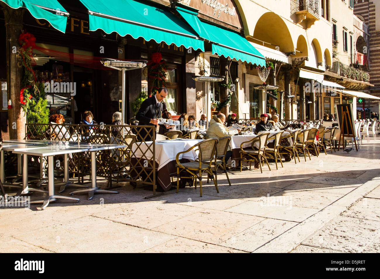 Sidewalk Café in Piazza delle Erbe. Foto Stock