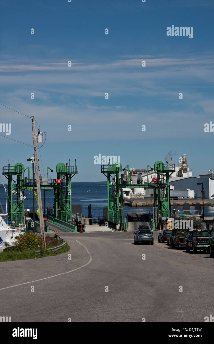 Sbarco dei Traghetti, Rockland, Maine. Lo stato del Maine opera pubblica traghetti per molte delle isole offshore lungo la costa. Foto Stock