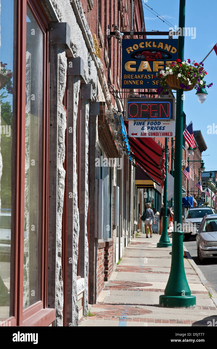 Rockland Maine, Main Street, il principale quartiere degli affari di questa piccola Nuova Inghilterra città portuale. Foto Stock