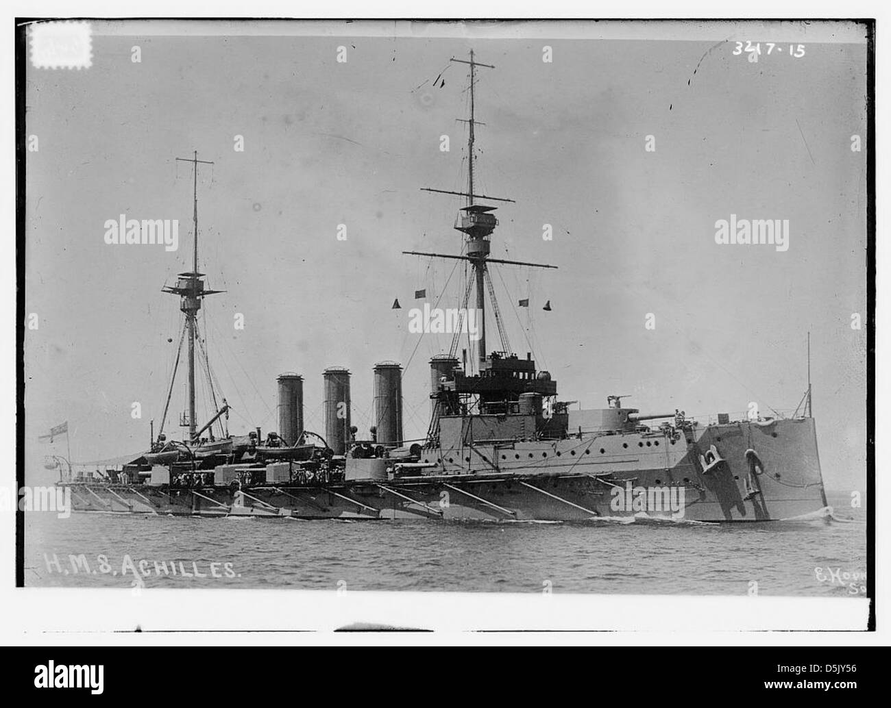 L'H.M.S. Achilles era un incrociatore corazzato della classe Duke of Edinburgh, commissionato dalla Royal Navy nel 1903. Servì come nave da guerra e in seguito come nave di addestramento. Foto Stock