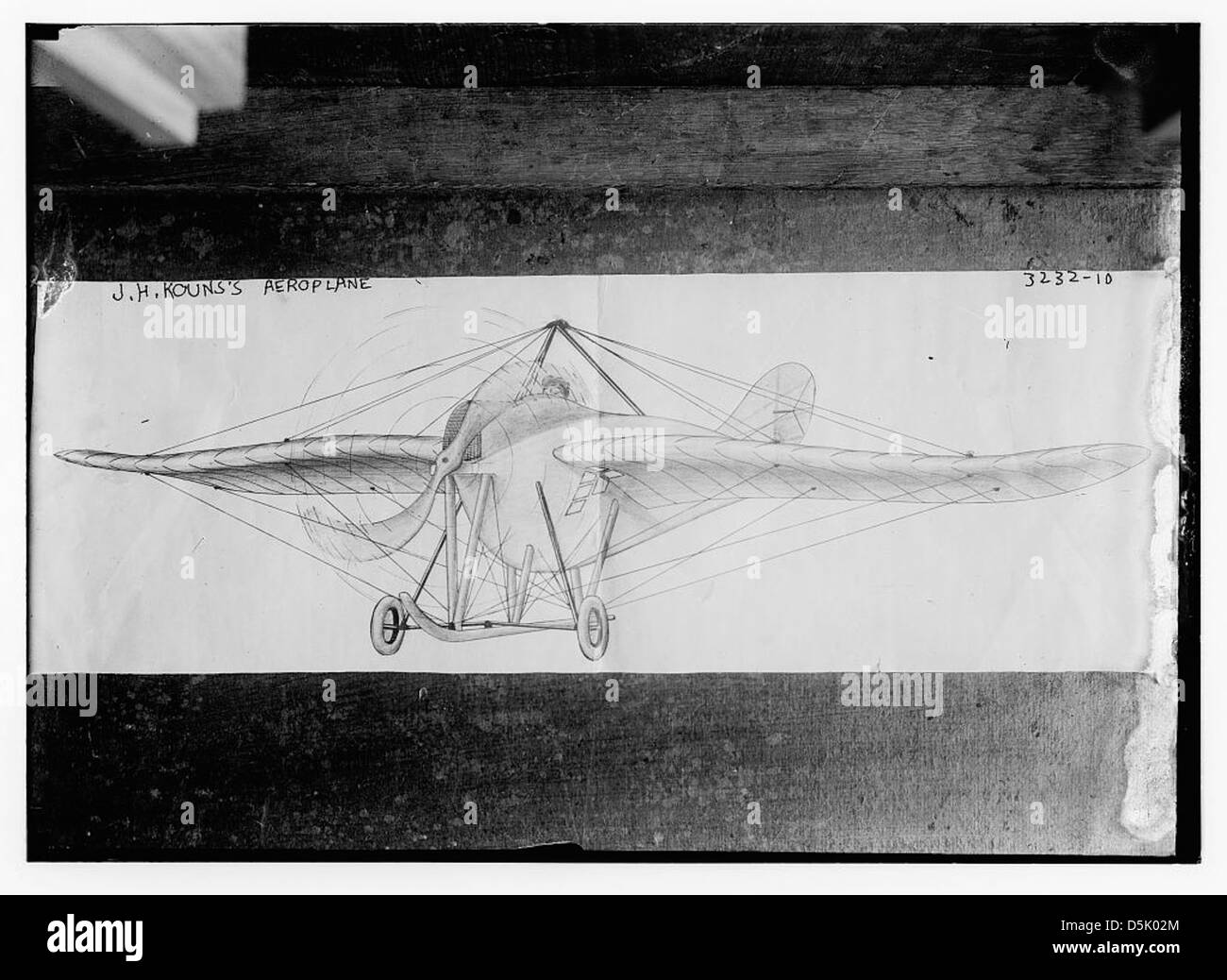 Questa fotografia mostra il monoplano di J.H. Kouns, un aereo dell'inizio del XX secolo. Kouns era un pioniere dell'aviazione e l'immagine cattura un momento nello sviluppo della storia dell'aviazione. Foto Stock