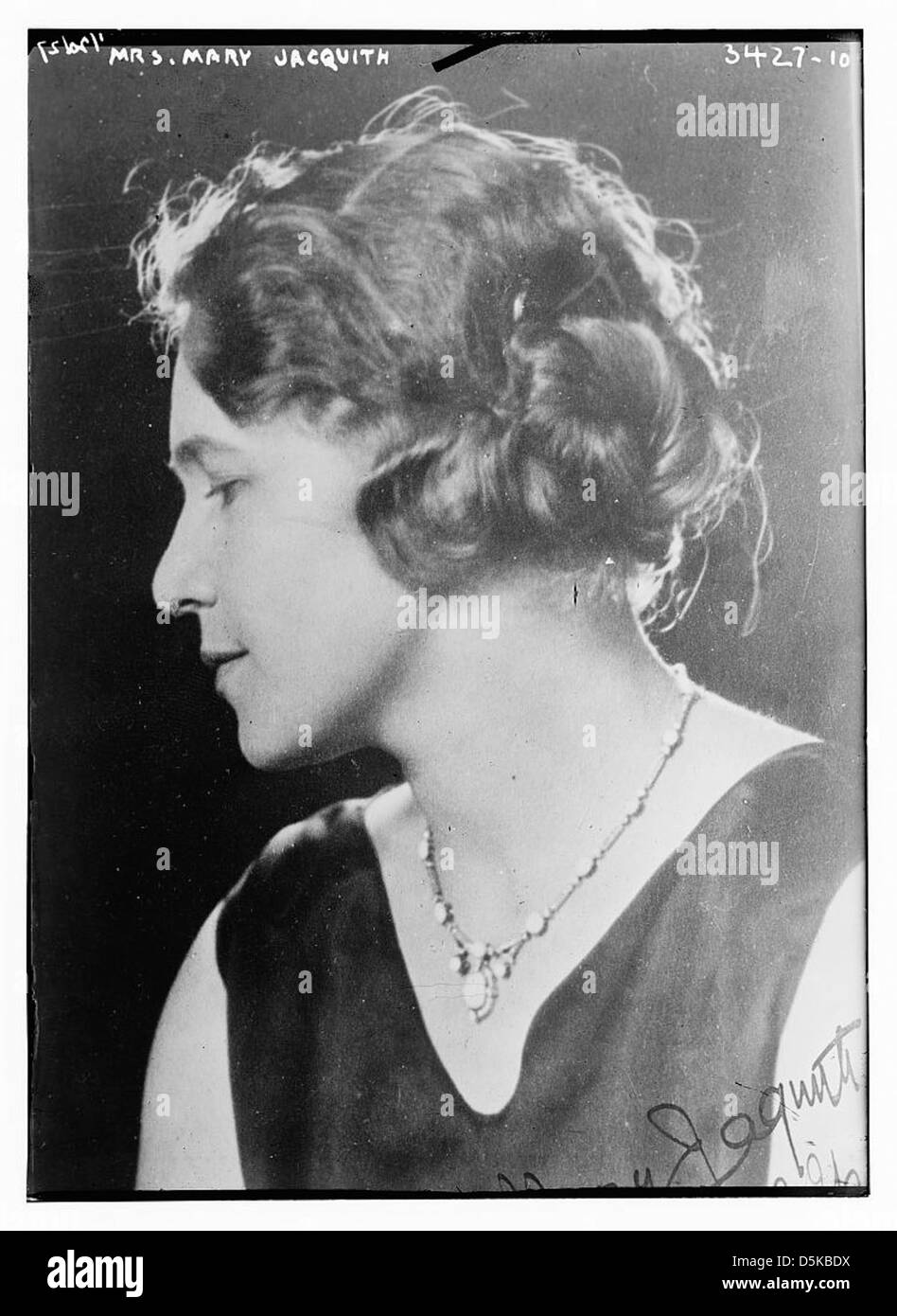 Una fotografia della signora Mary Jacquith, un'aristocratica in esilio, vicino all'organizzazione del vicino Oriente. L'immagine è conservata nella Biblioteca del Congresso, raffigurandola come parte dello sforzo di soccorso in Turchia all'inizio del XX secolo. Foto Stock