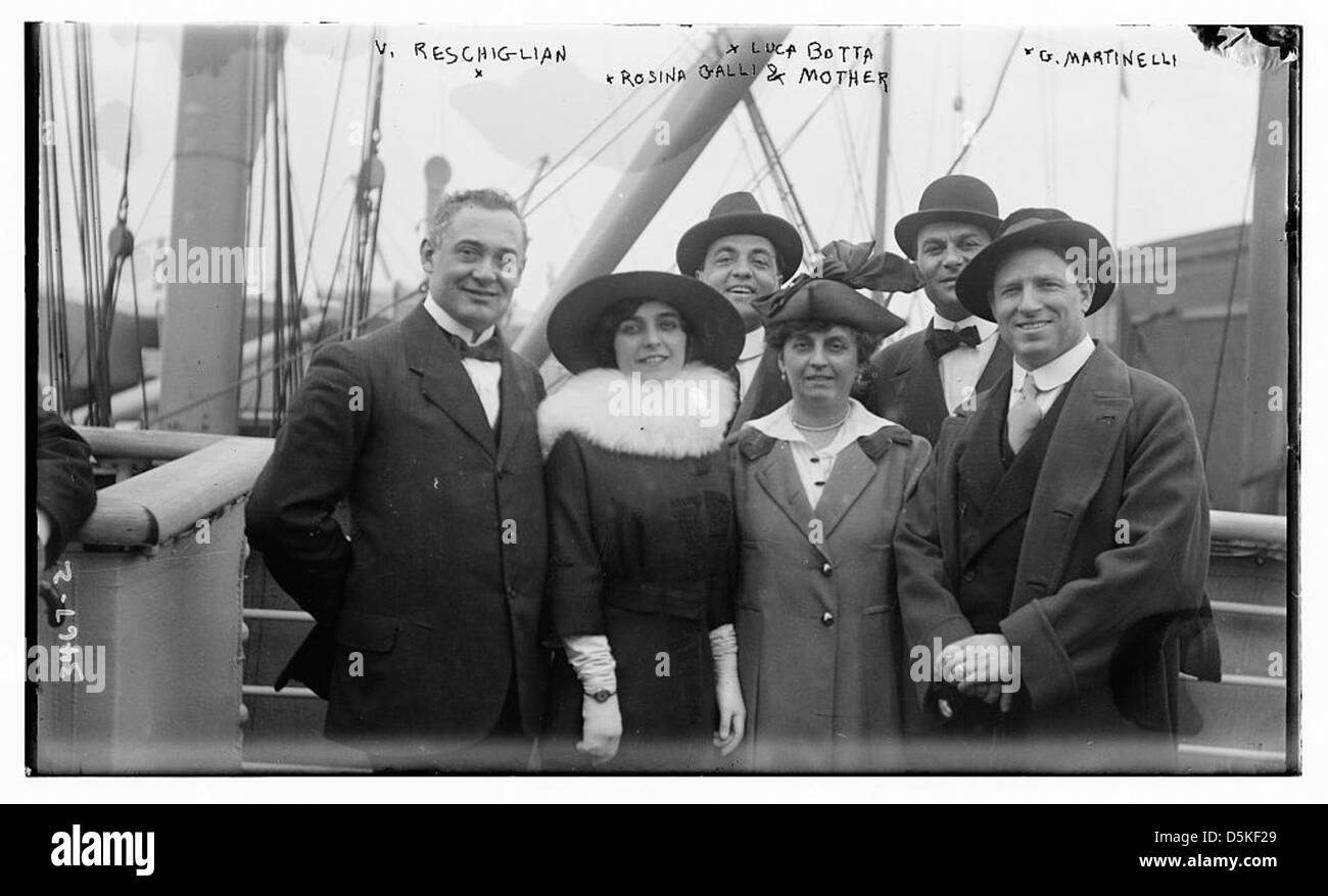 Una fotografia dei cantanti italiani V. Reschiglian, Luca Botta, Rosina Galli e G. Martinelli. L'immagine mette in risalto gli artisti e il loro legame con l'opera e la musica italiana all'inizio del XX secolo. Foto Stock