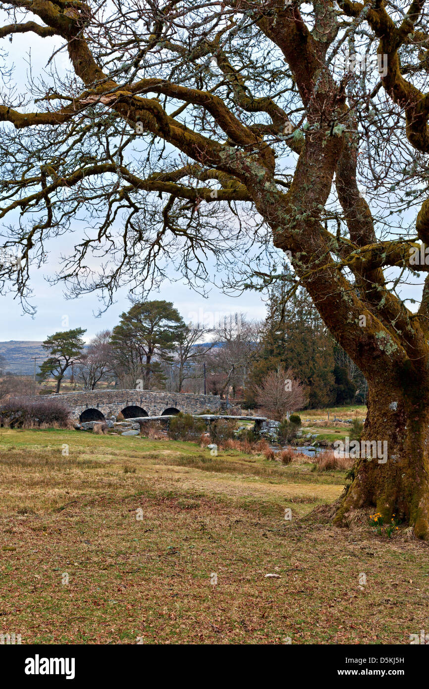 I due ponti a Postbridge nel cuore del Parco Nazionale di Dartmoor in Devon Foto Stock