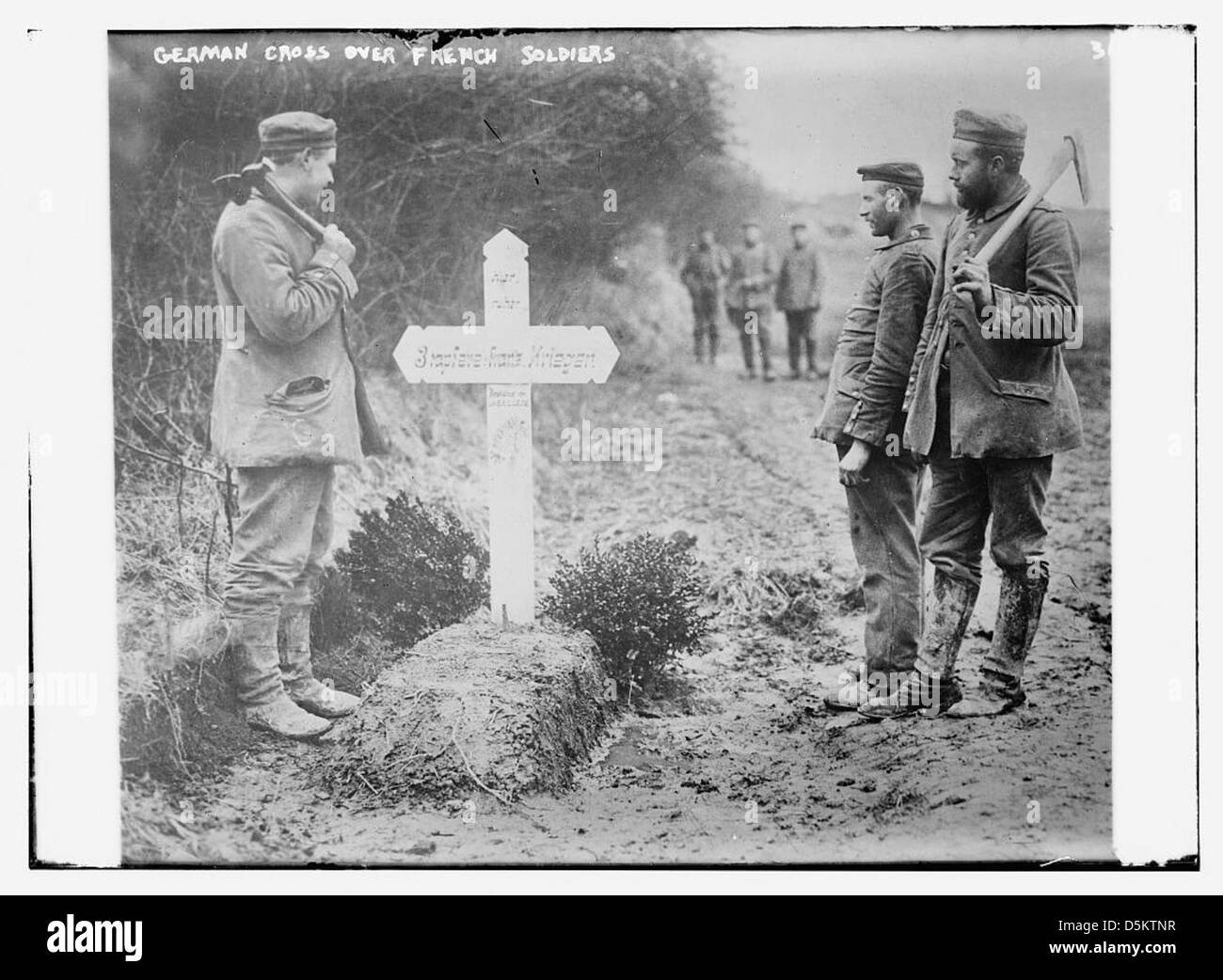 Il tedesco cross over soldati francesi (LOC) Foto Stock