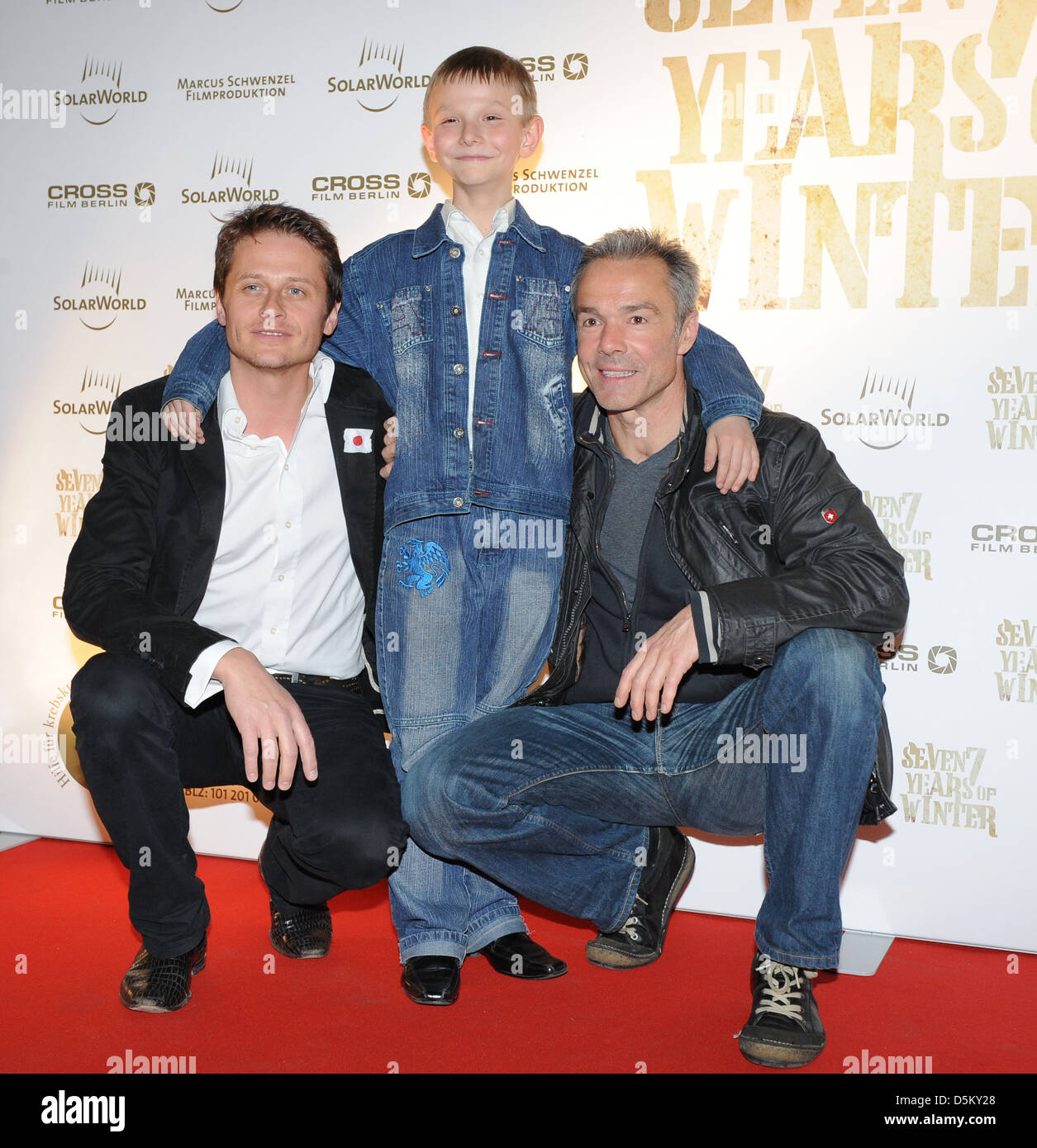 Roman Knizka e Sasha Savenkov e Hannes Jaenicke alla carità premiere del film "anche anni di inverno' al cinema Babilonia. Foto Stock