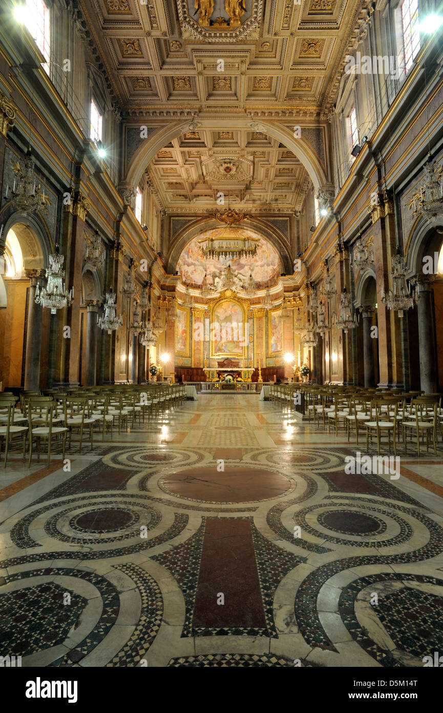 italia, roma, celio, basilica dei santi giovanni e paolo Foto stock - Alamy