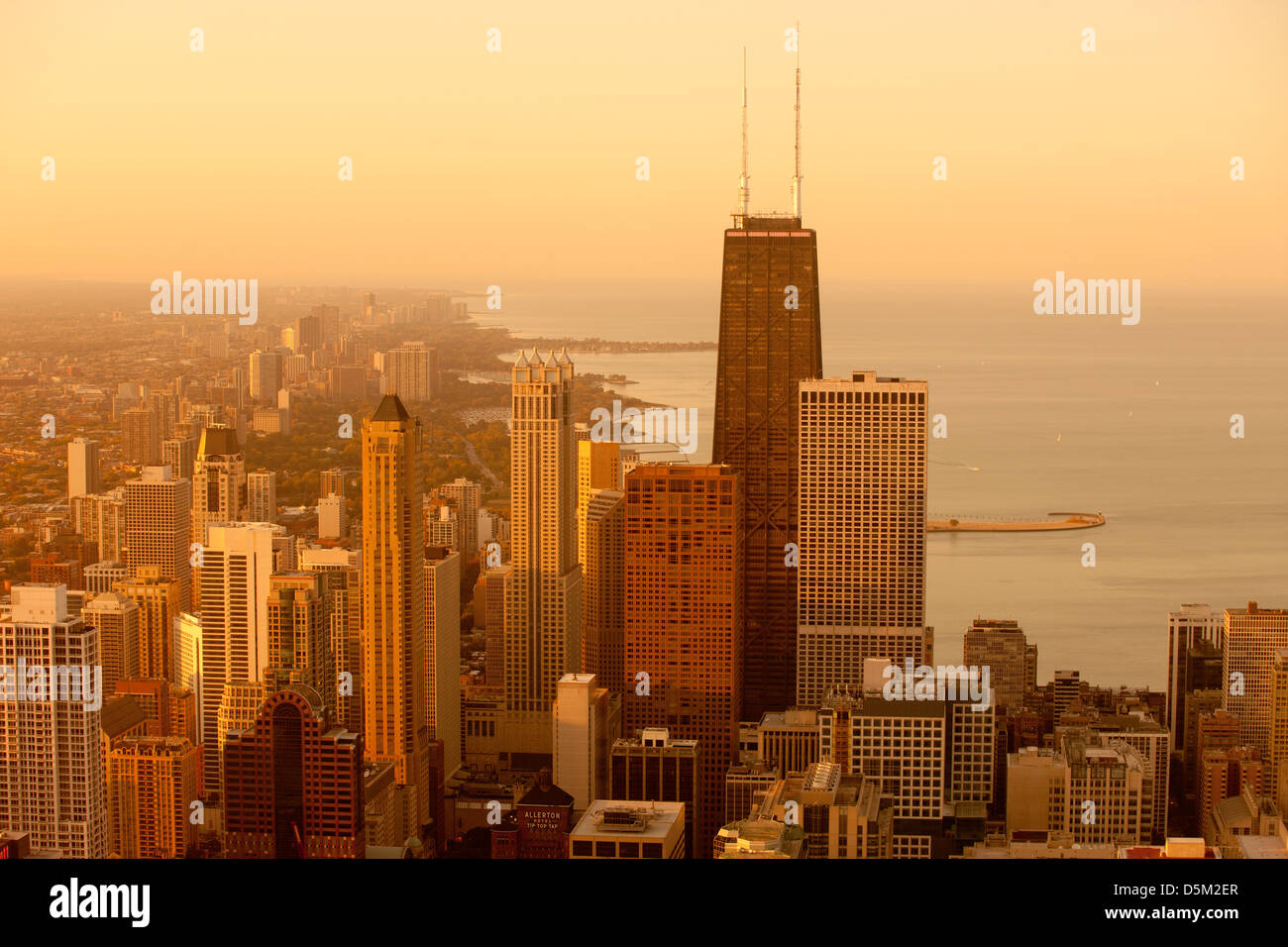 JOHN hancock tower skyline del centro da MID AMERICA CLUB PRESSO IL CENTRO DI AON DOWNTOWN CHICAGO ILLINOIS USA Foto Stock