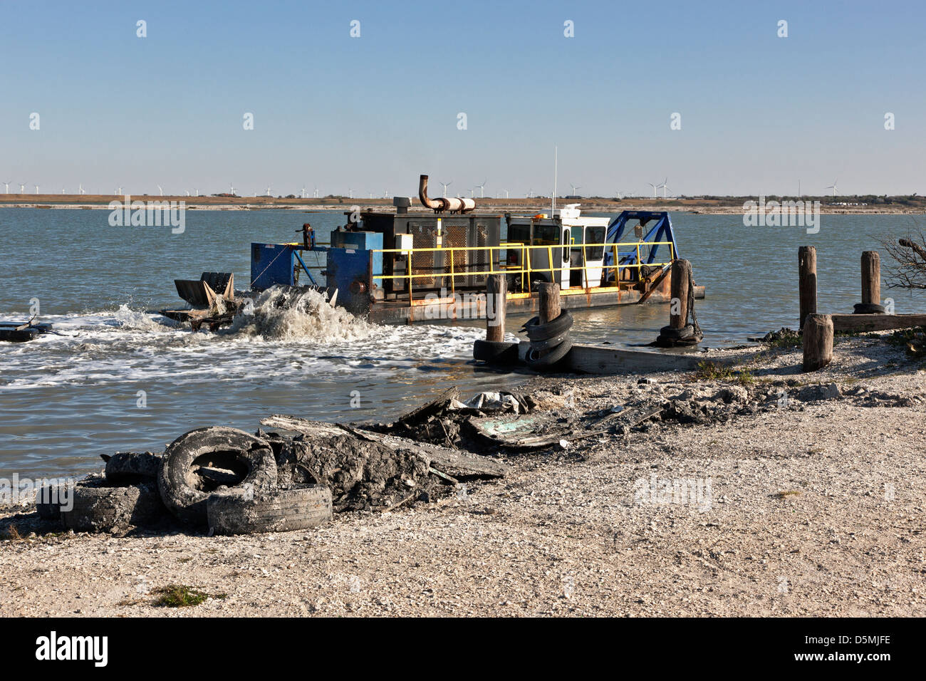 Aspirazione idraulico dragare creazione di habitat per la flora e la fauna. Foto Stock