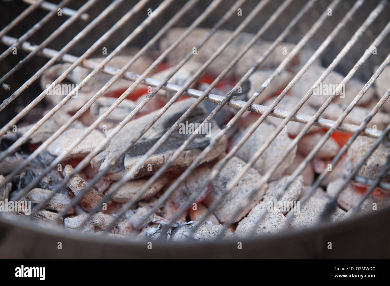 Hot del carbone per barbecue grill Foto Stock